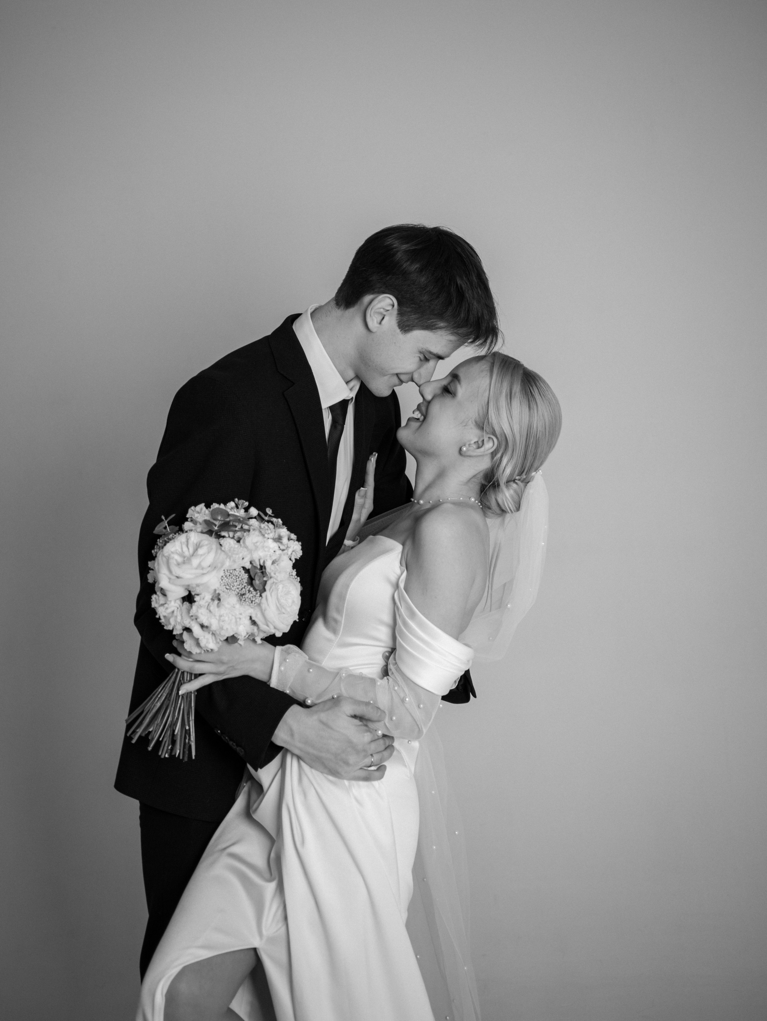 Илья&София (ЗАГС, прогулка, фотостудия). Свадебный и семейный фотограф в Москве Мила Широких