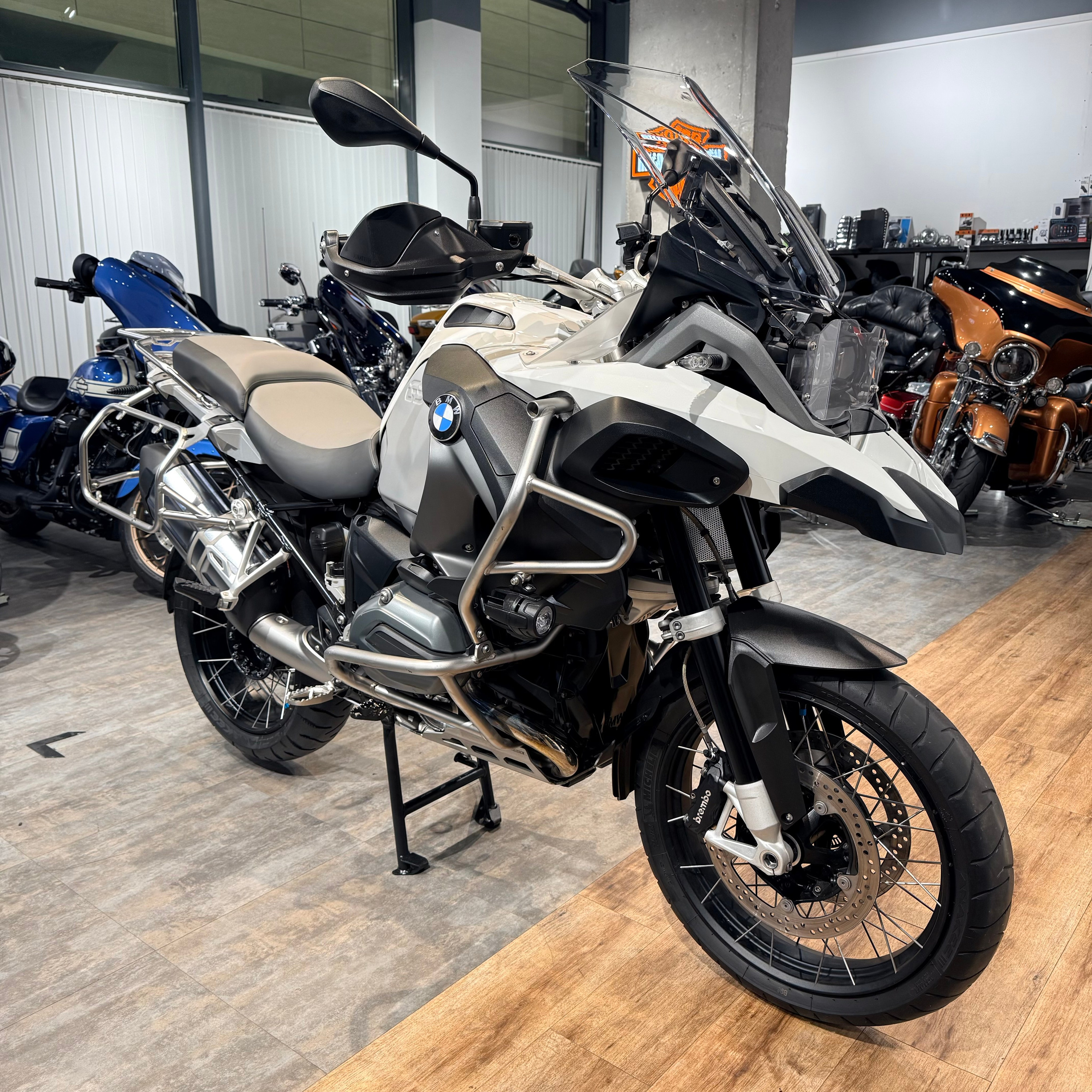 2015 BMW R1200GS Adventure Alpine White. Hello Davidson, Москва. Только хорошие мотоциклы…