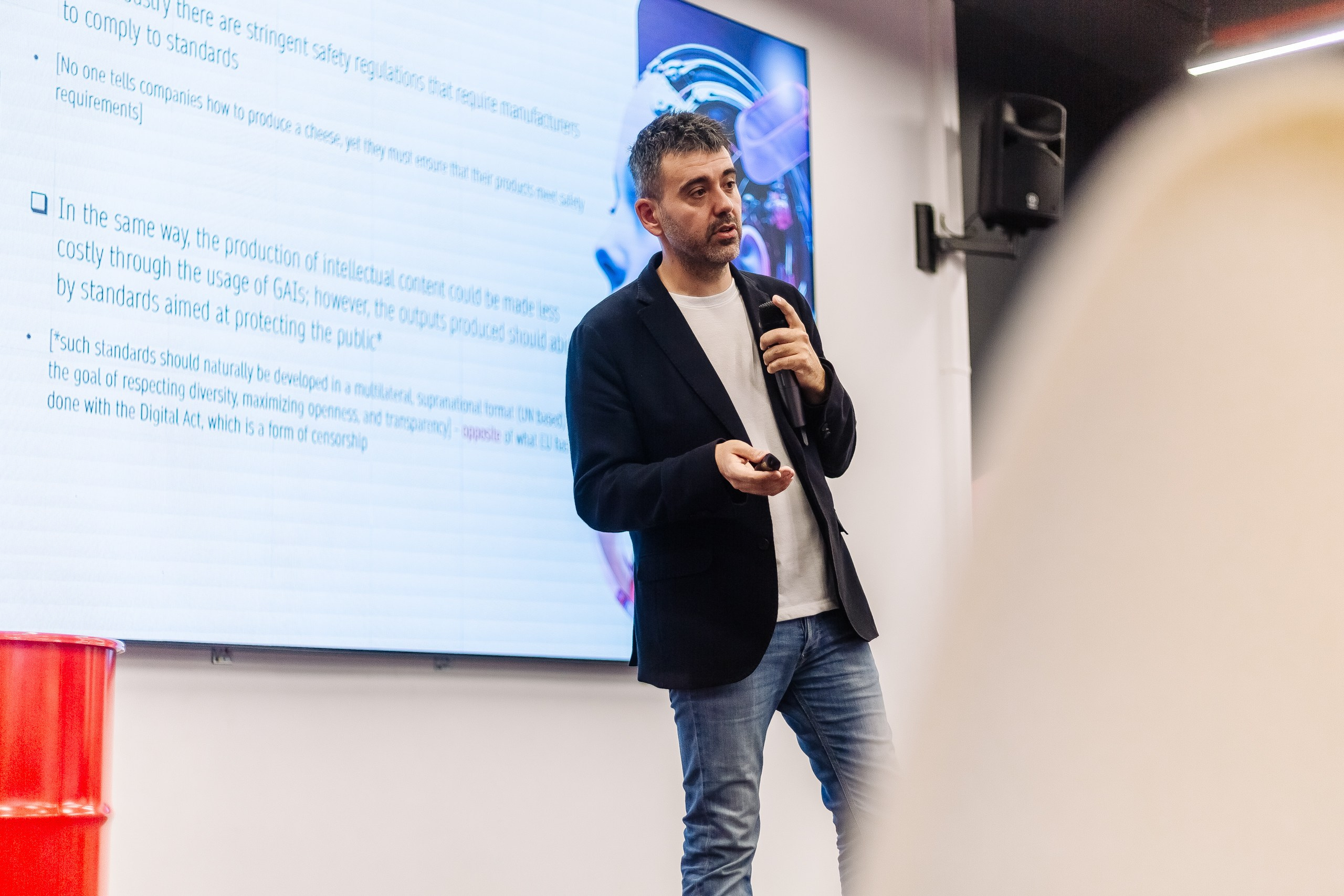 Неймарк. Лекторий. Репортажный и портретный фотограф в Нижнем Новгороде Максим Горшков