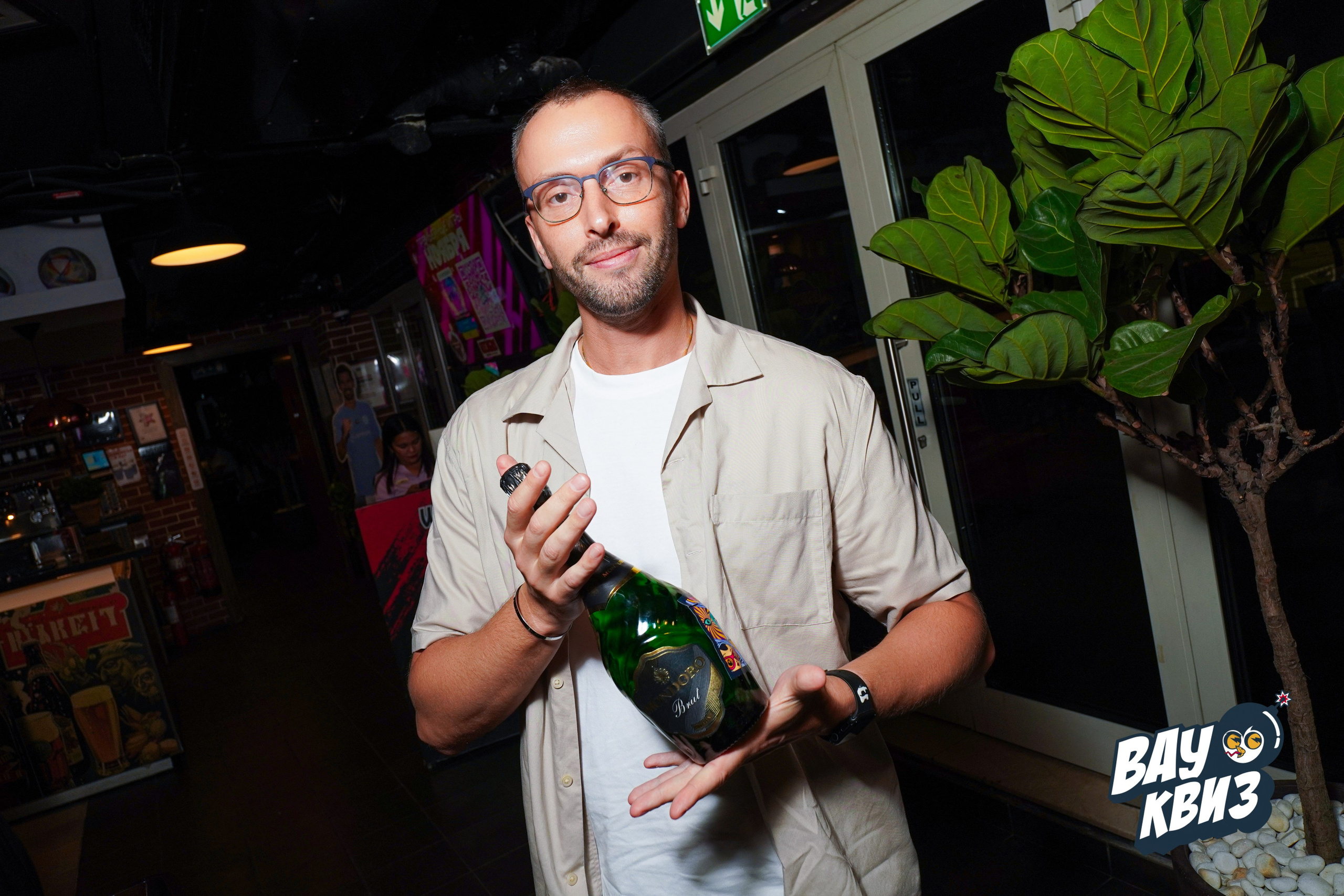 WOW QUIZ DUBAI. Фото | Видео Контент Мишель Ватаманюк