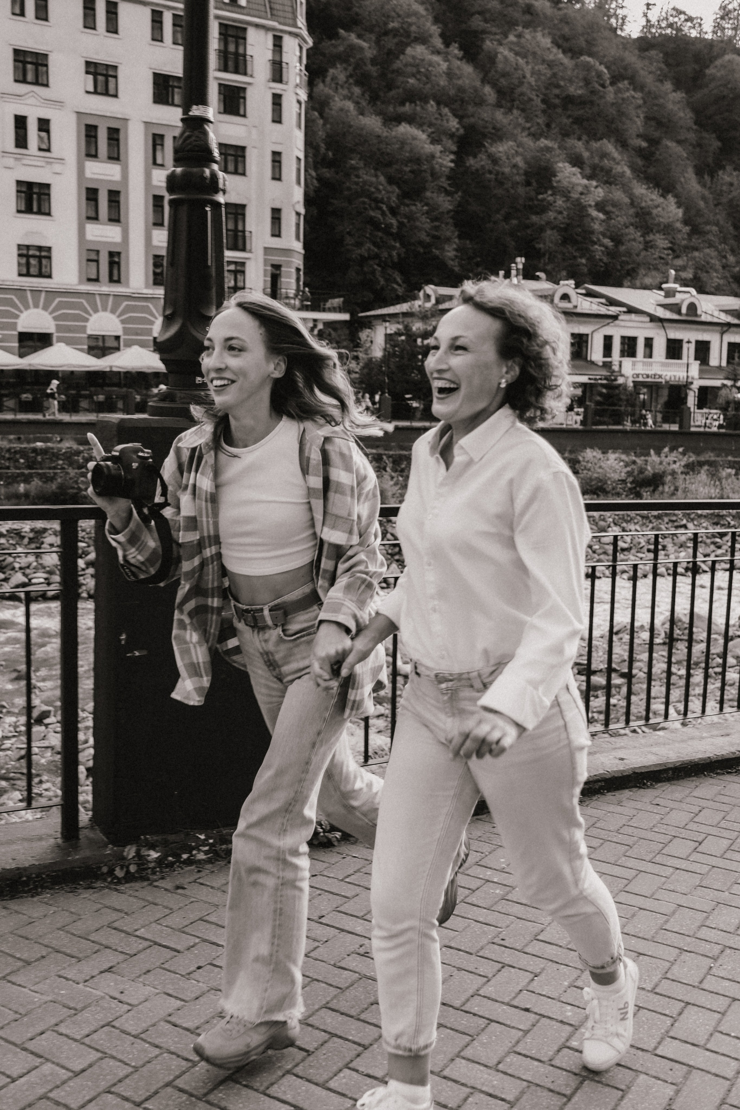 Ксюша и Алена с мамой. Семейный фотограф Москва