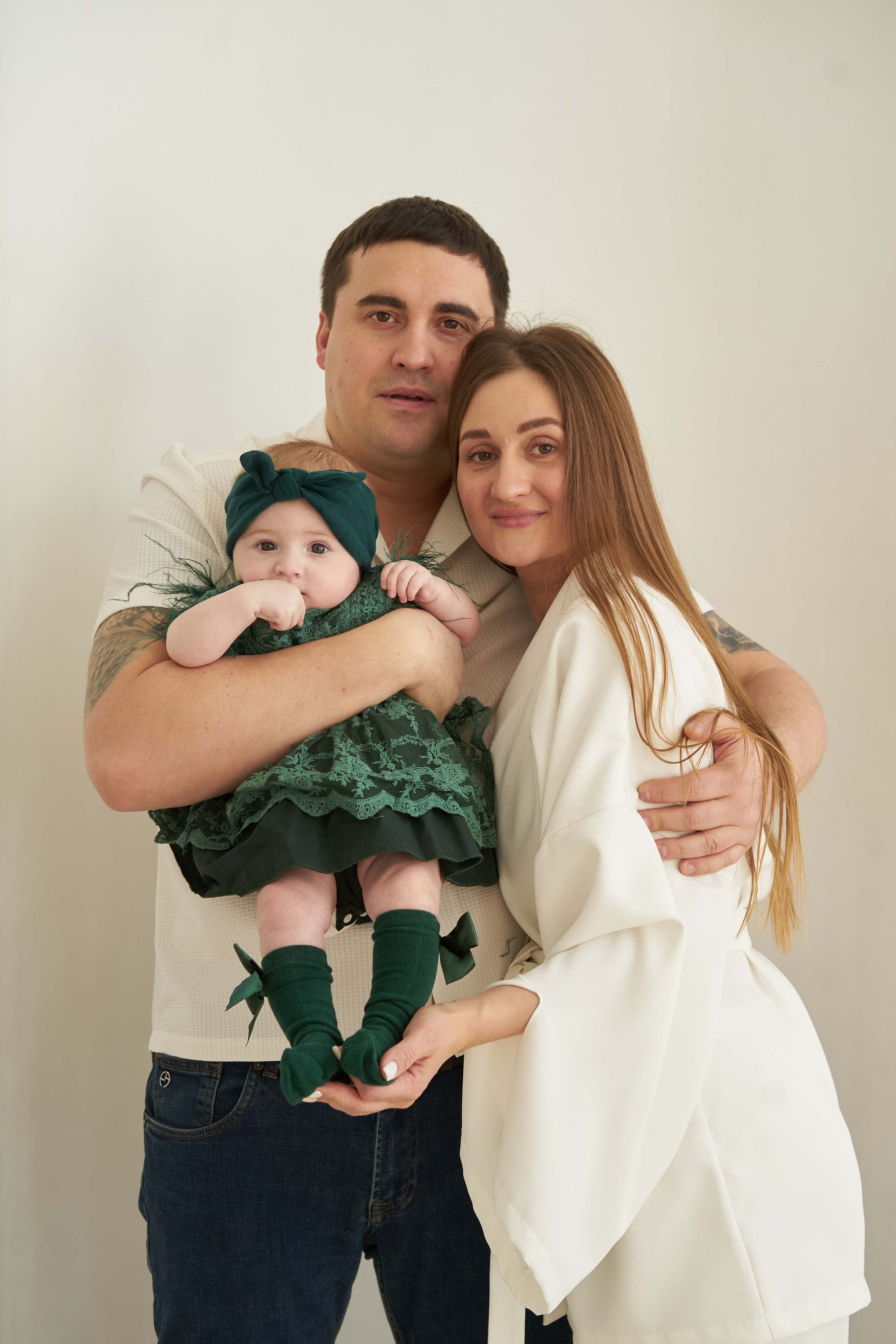 Семейная фотосессия в студии. Фотограф Екатеринбург Кокшарова Александра