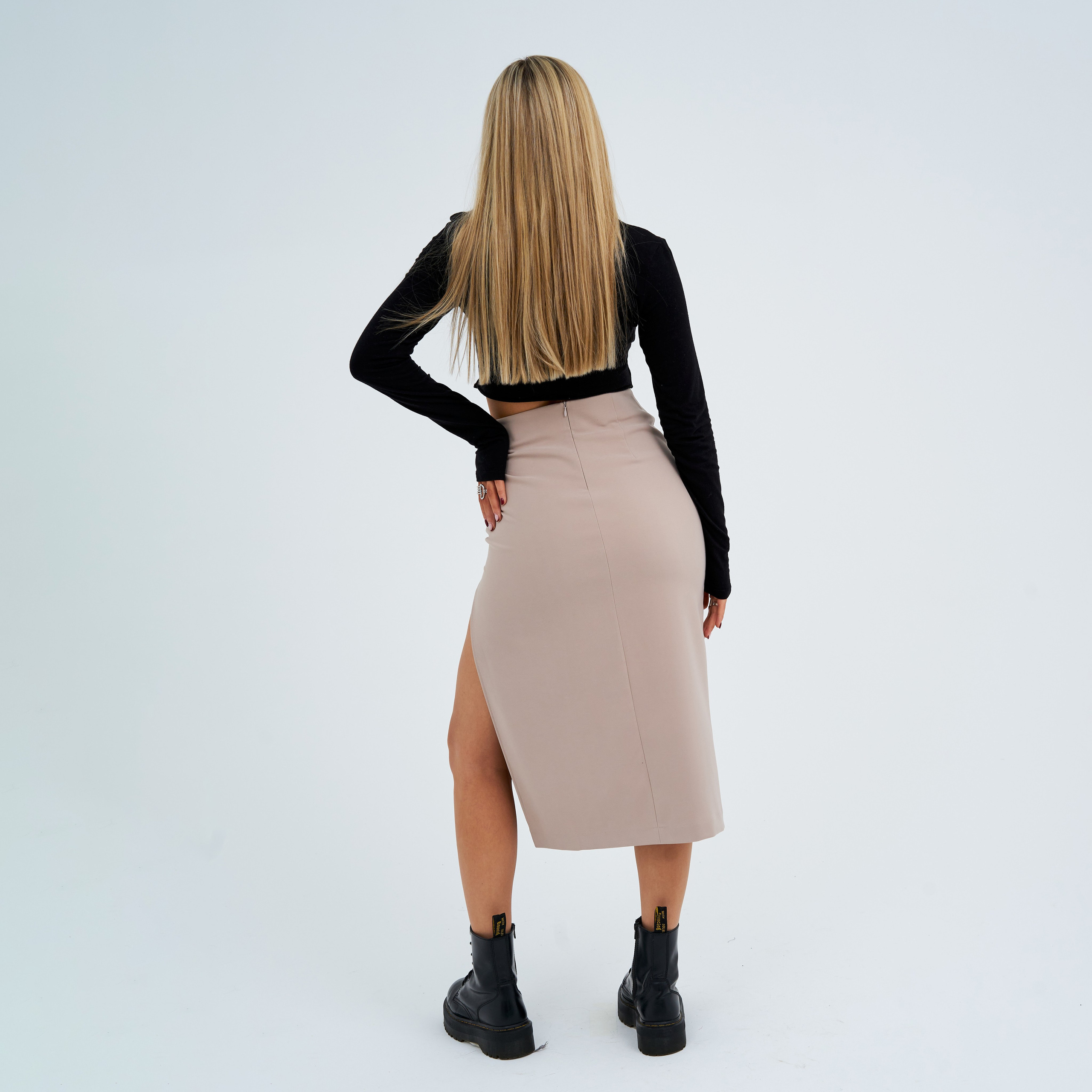 Съемка для рекламы одежды на маркетплейсах. Фотограф Екатеринбург Кокшарова Александра