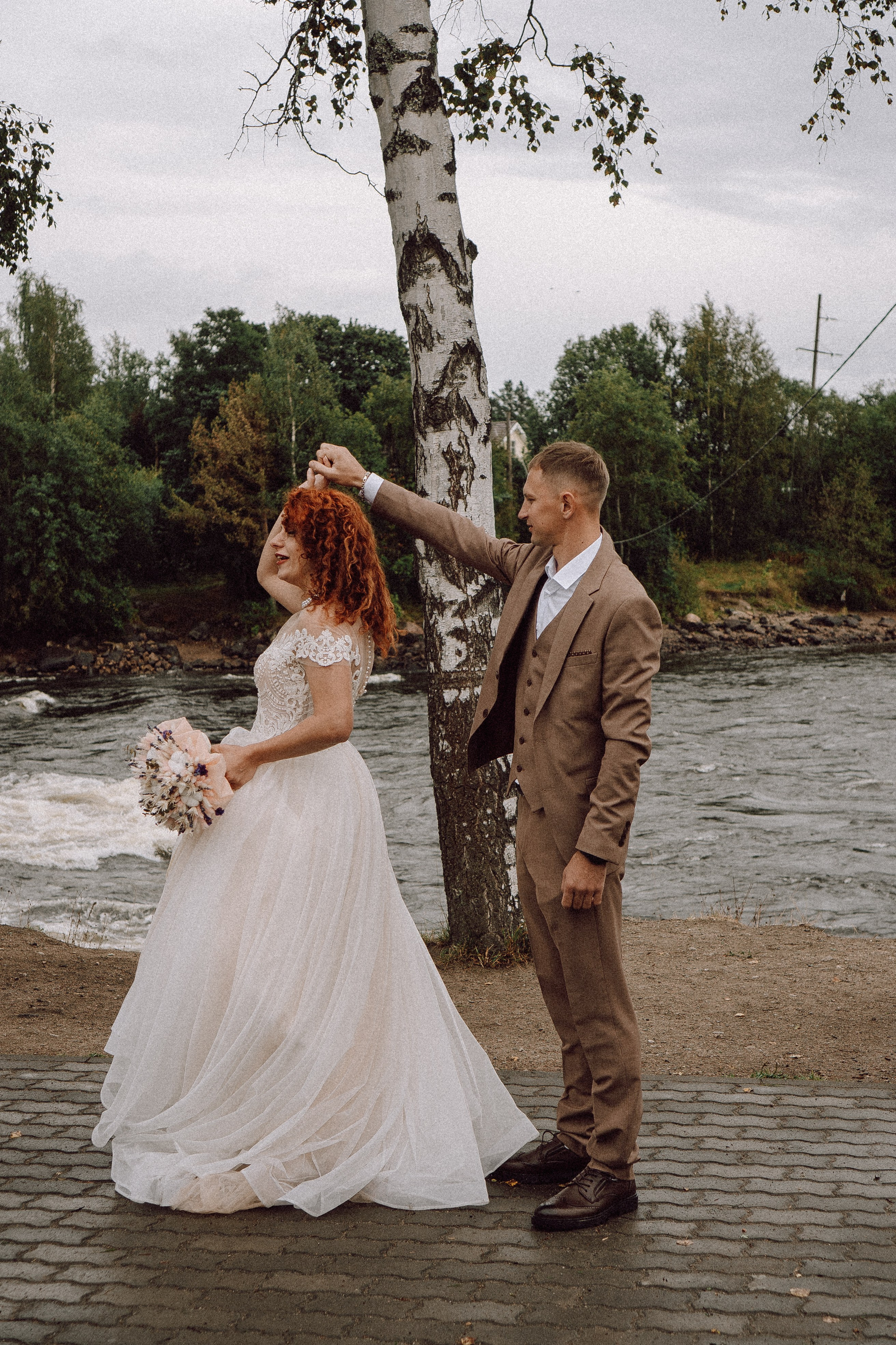 СВАДЕБНАЯ ФОТОСЕССИИЯ ПАРЫ В ГОРОДЕ ПРИОЗЕРСК В СОСНОВОМ ЛЕСУ И С ПИКАПОМ. Профессиональный фотограф, Санкт-Петербург — Виктория Богомолова