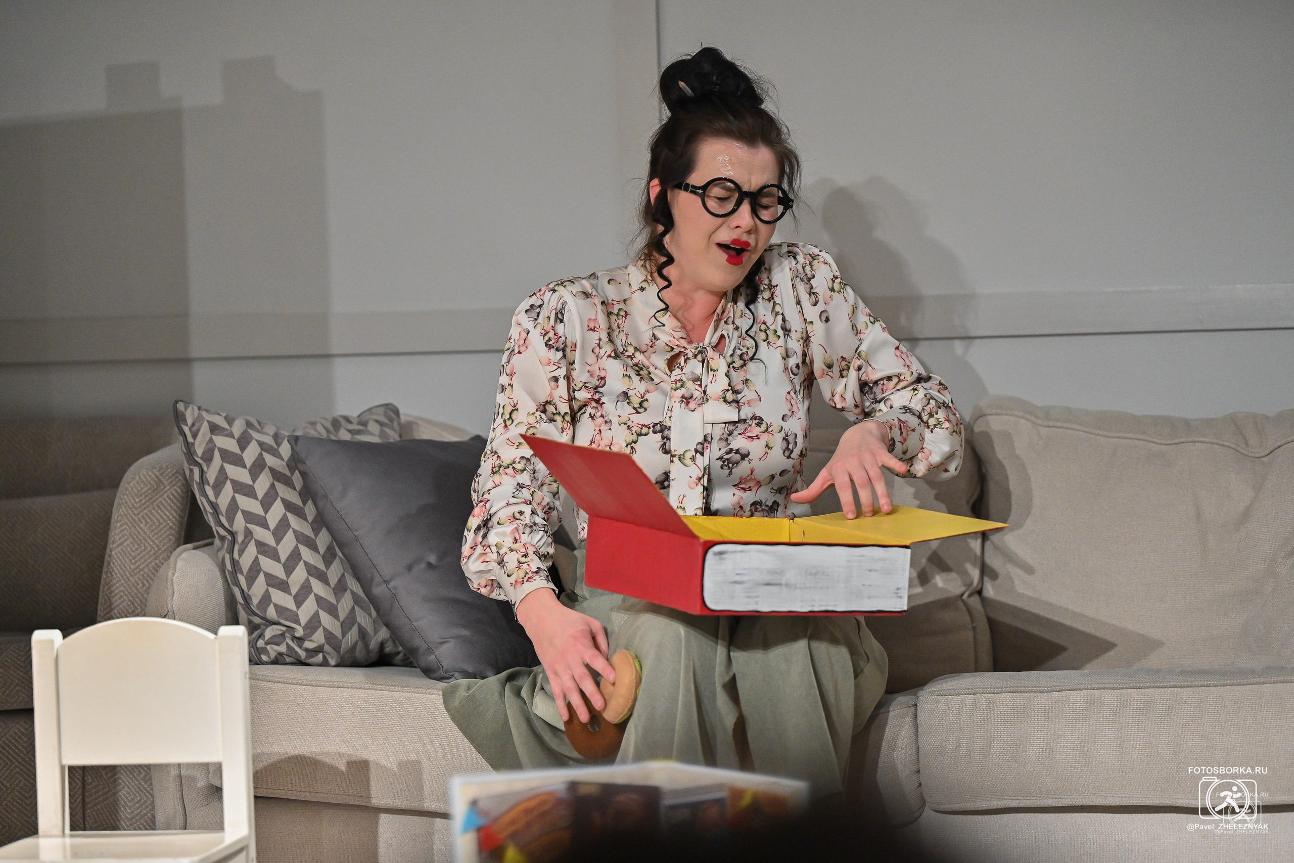 Маленький театр «УЖиК». Спектакль «Волшебная библиотека». ФОТОСБОРКА