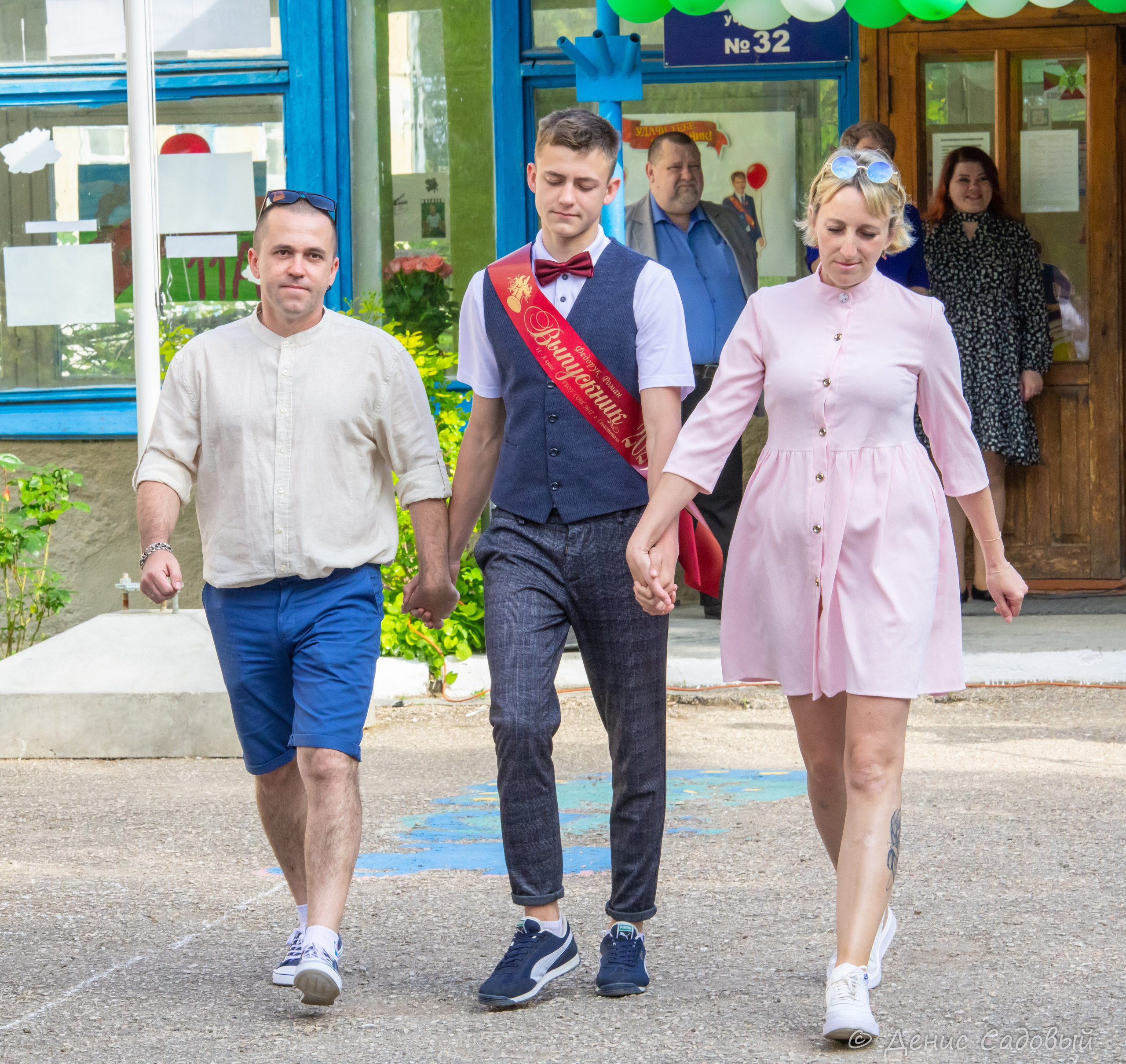 Последний звонок 11 класс школа № 17. Денис Садовый фотограф Севастополь