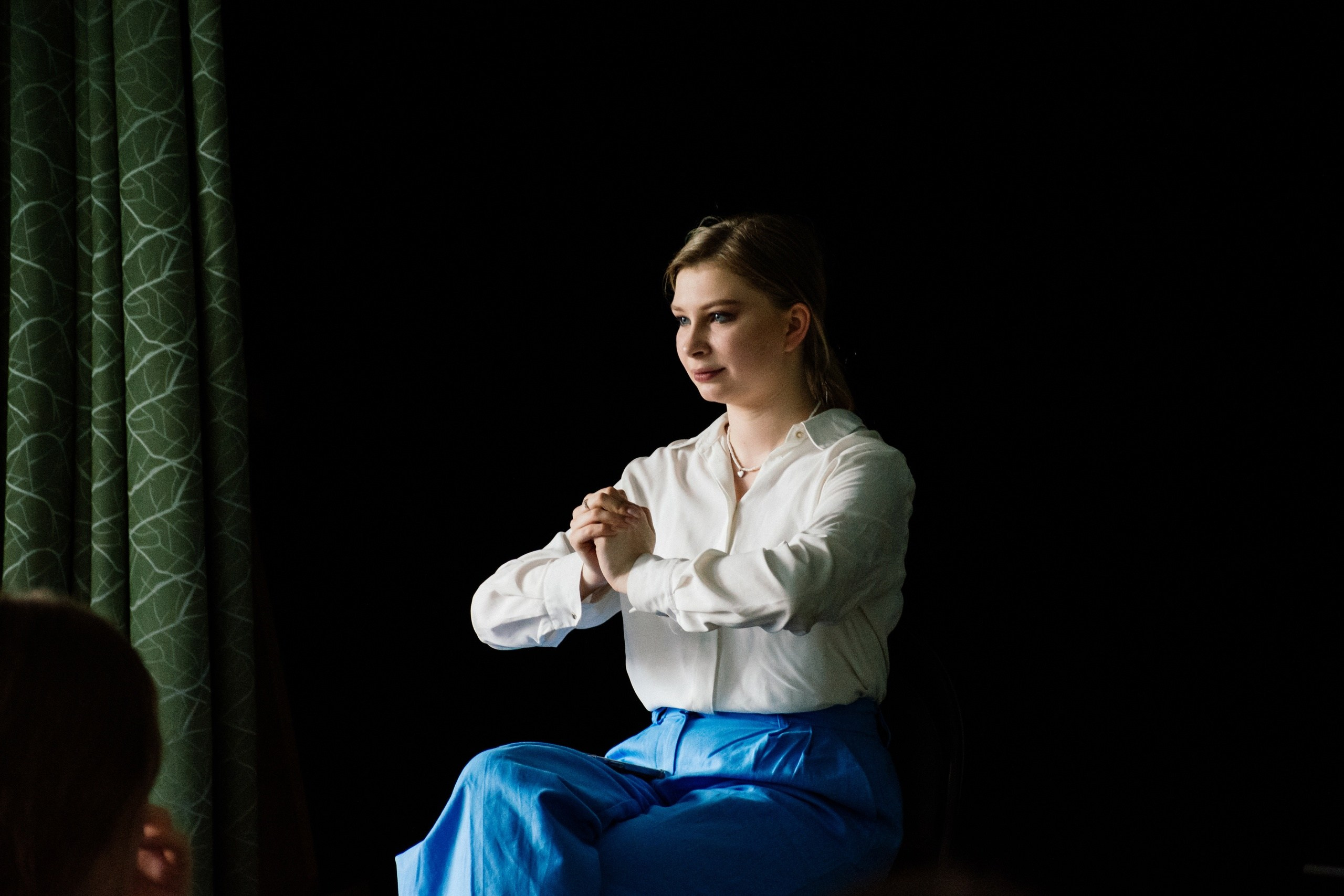 В лицее МПГУ. Фотограф в Москве. Индивидуальные и парные съёмки, мероприятия, промо-съёмки для артистов