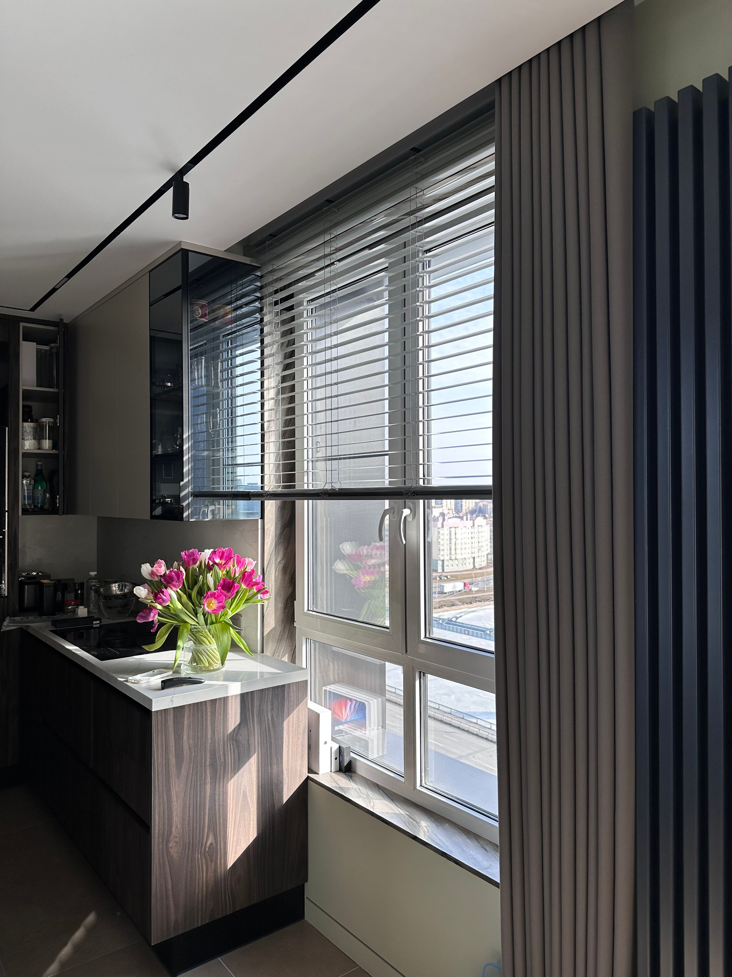 Алюминиевые жалюзи моторизированные