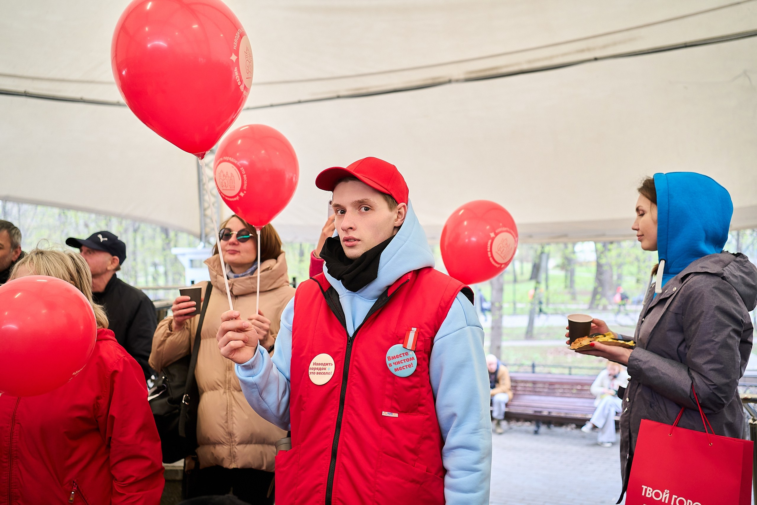Субботник у Управления делами Мэра и Правительства Москвы. Фотограф и Видеограф в Москве. Олег Корушев