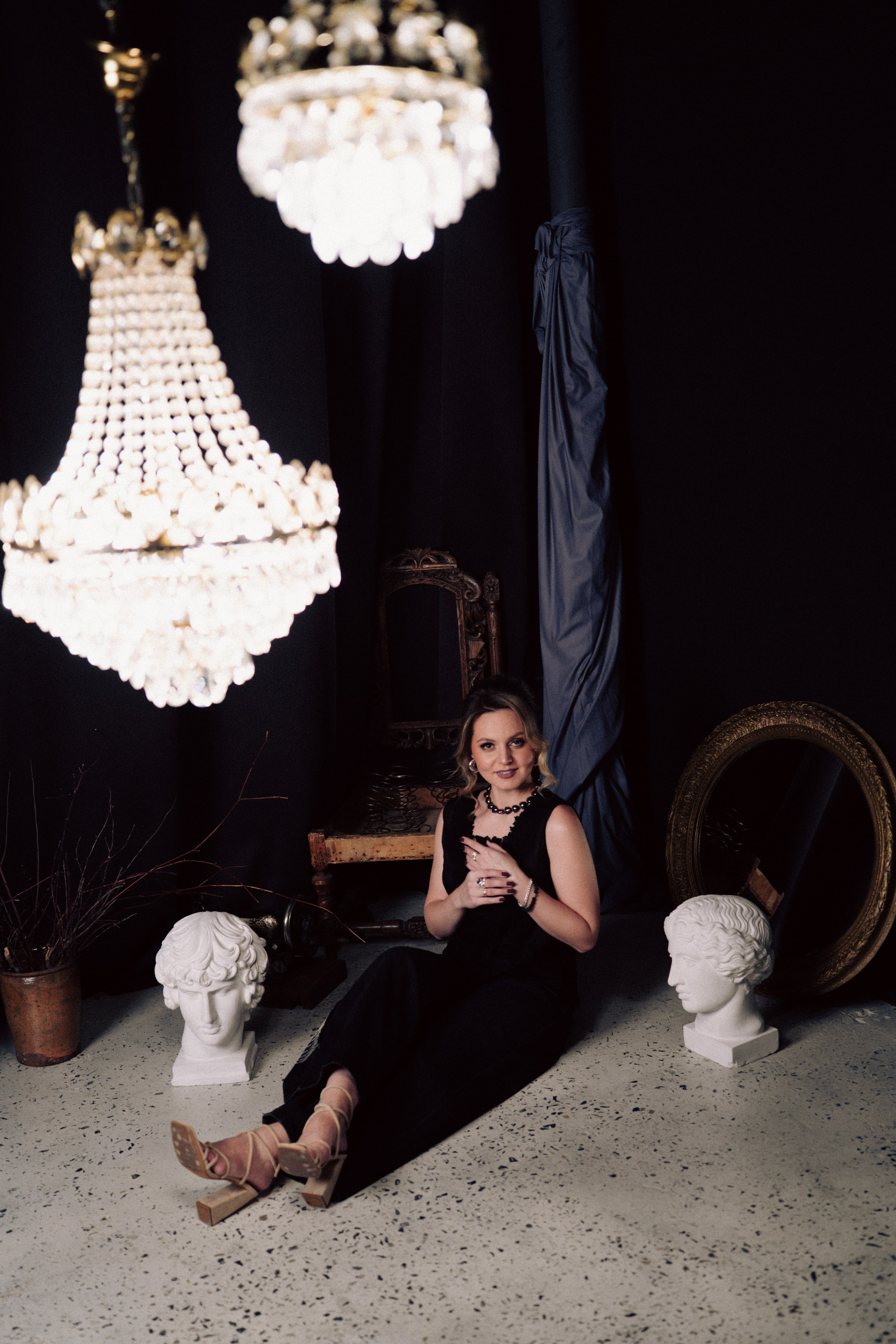 НОВОГОДНЯЯ ФОТОСЕСИИЯ В СТУДИИ ДЛЯ ДЕВУШКИ И ПРОГУЛКА ПО ЧЕРНЫШЕВСКОЙ. Профессиональный фотограф, Санкт-Петербург — Виктория Богомолова