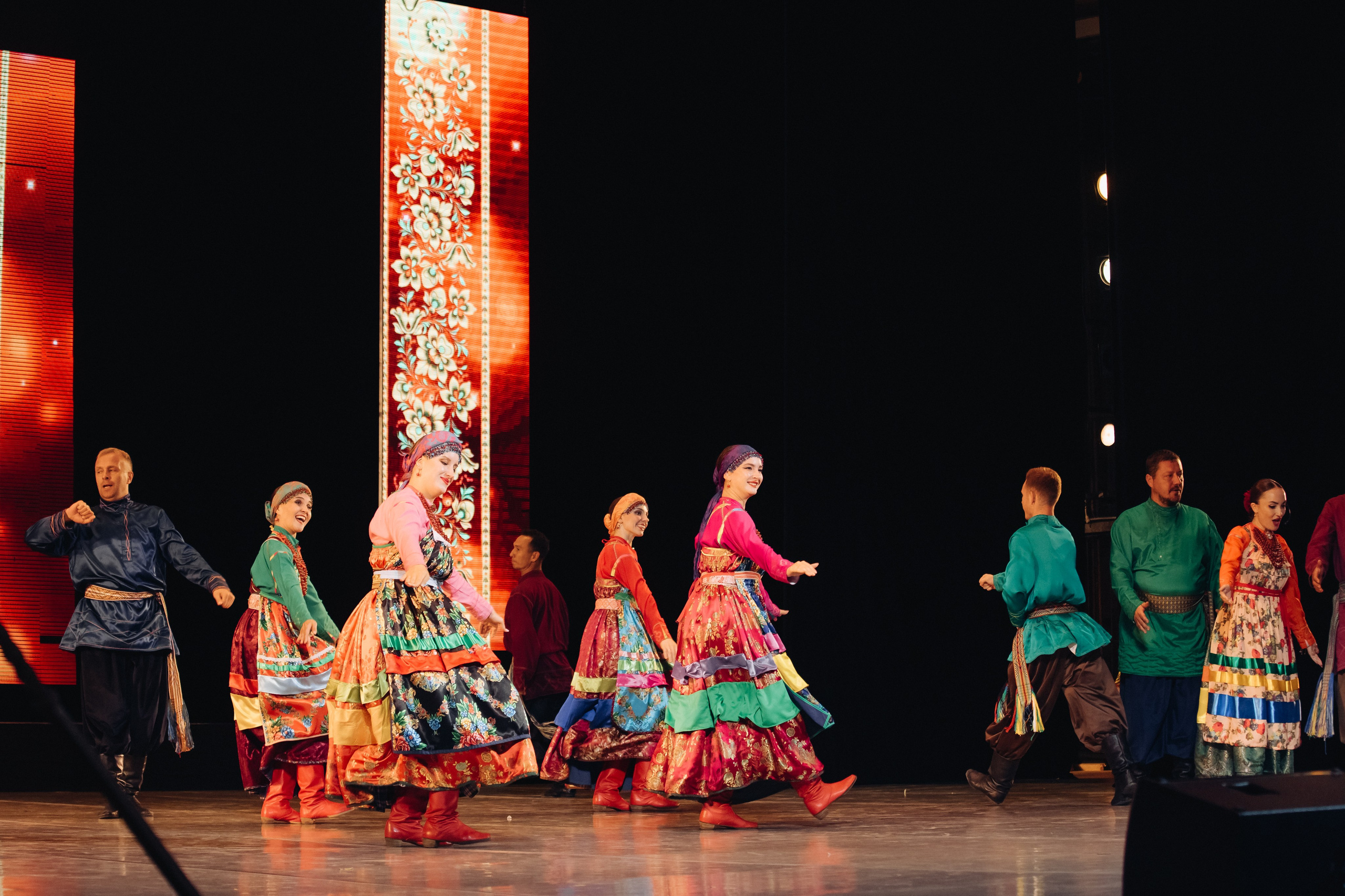 Лучший учитель родного языка и литературы 2025. Свадебный и семейный фотограф в Улан-Удэ