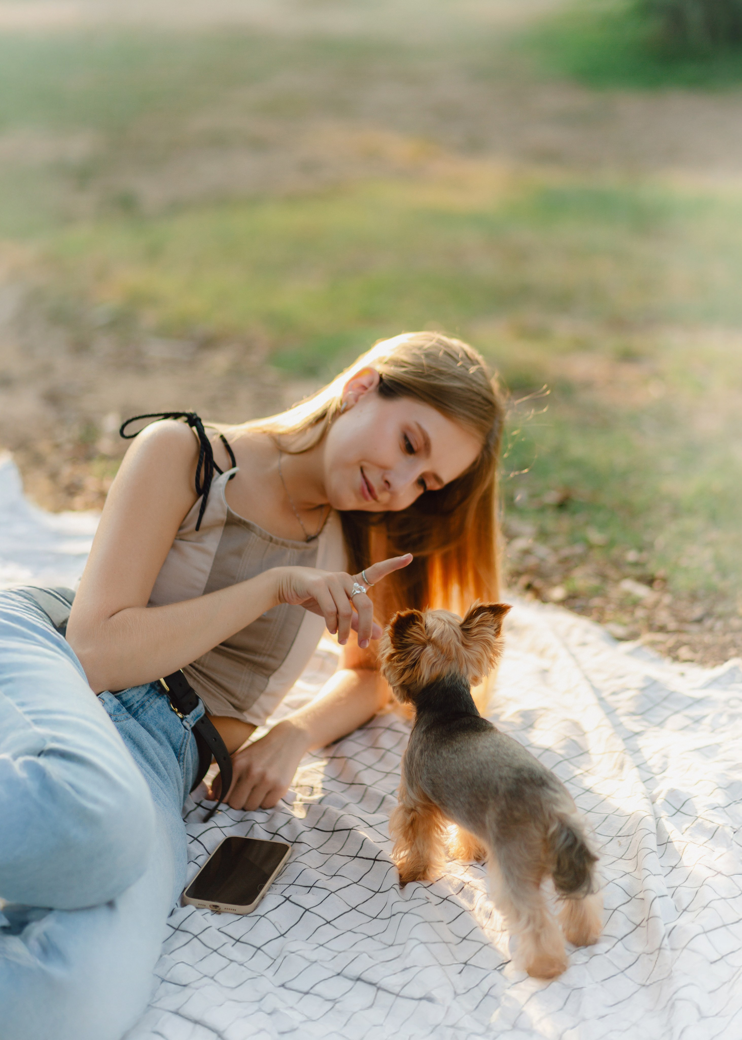 Julia & Her Playful Stitch. Barbara Isaeva