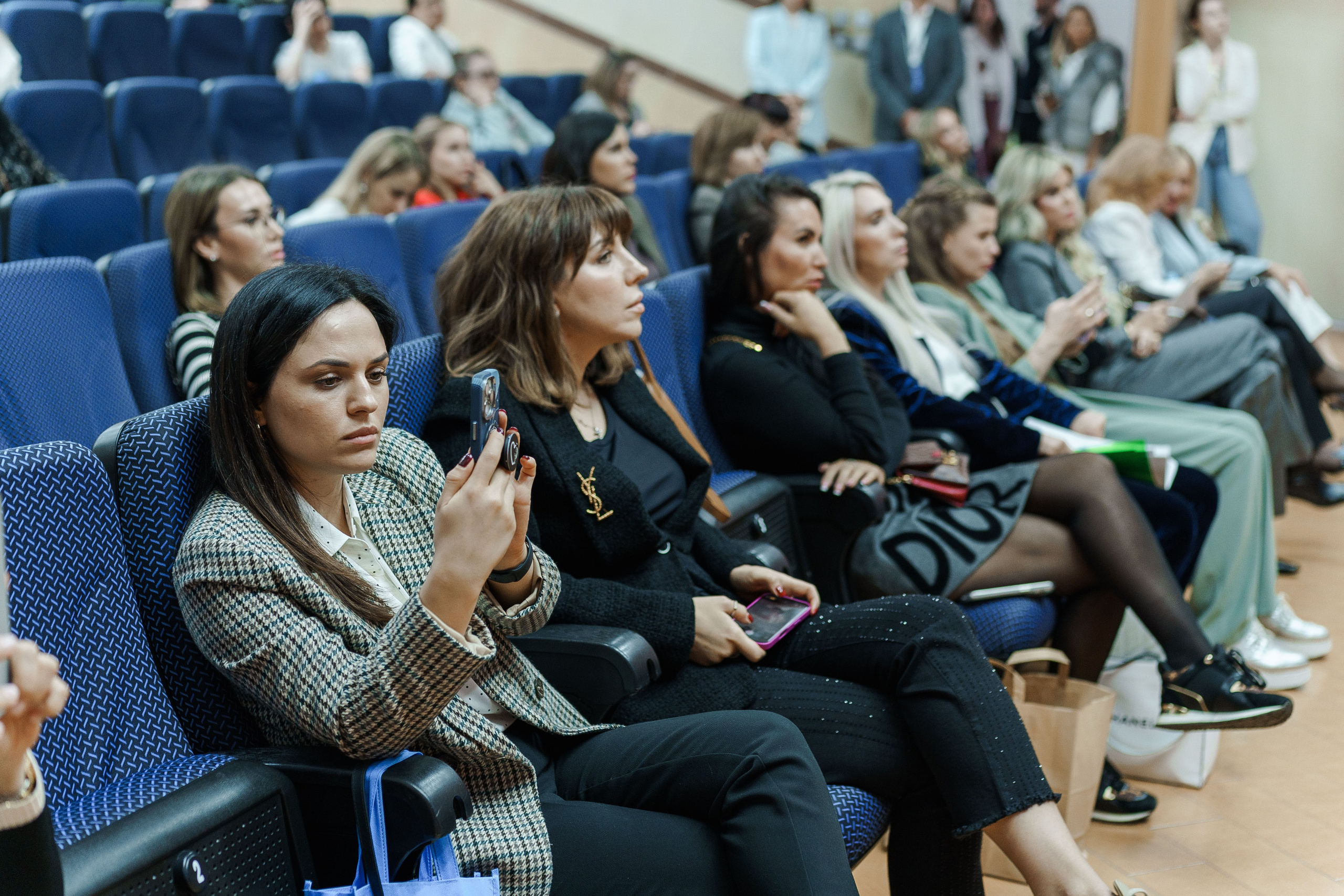 СЛУШАТЕЛИ. PRO-AGELESS