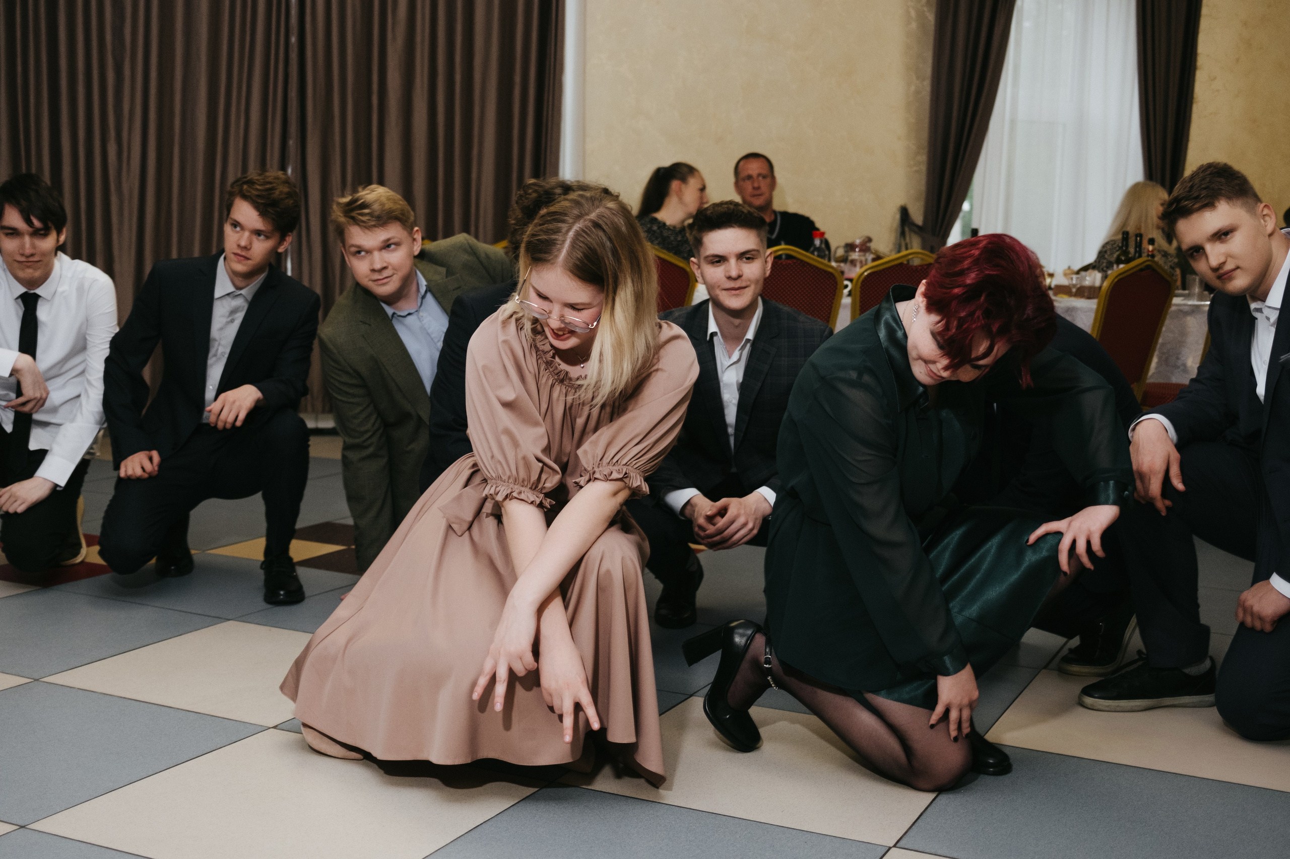 Выпускной 11 класс школы № 30. Свадебный и репортажной фотограф Денис Ожигин в Краснодаре и Краснодарском крае