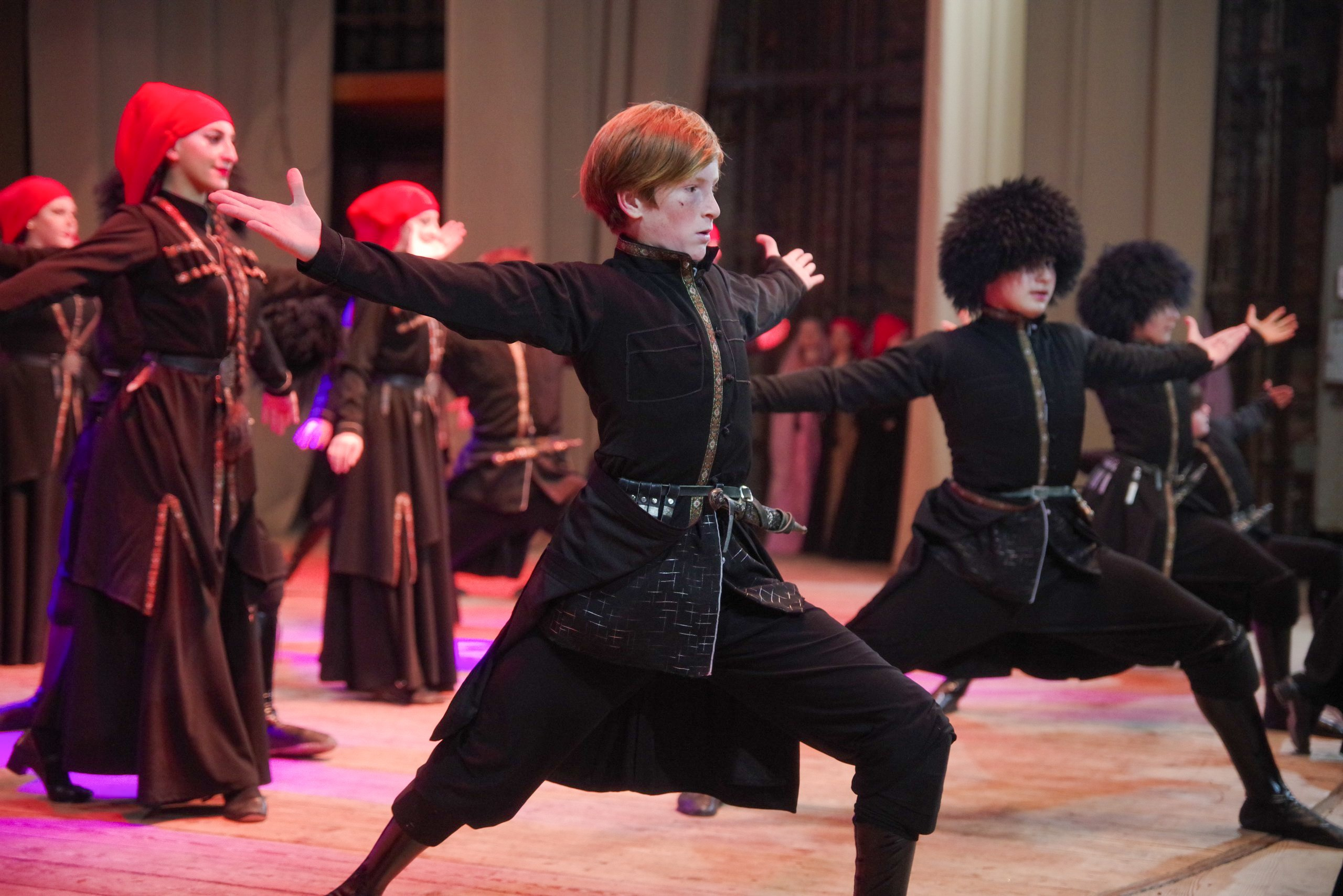 Грузинский танец. Портретный фотограф Денис Милютин