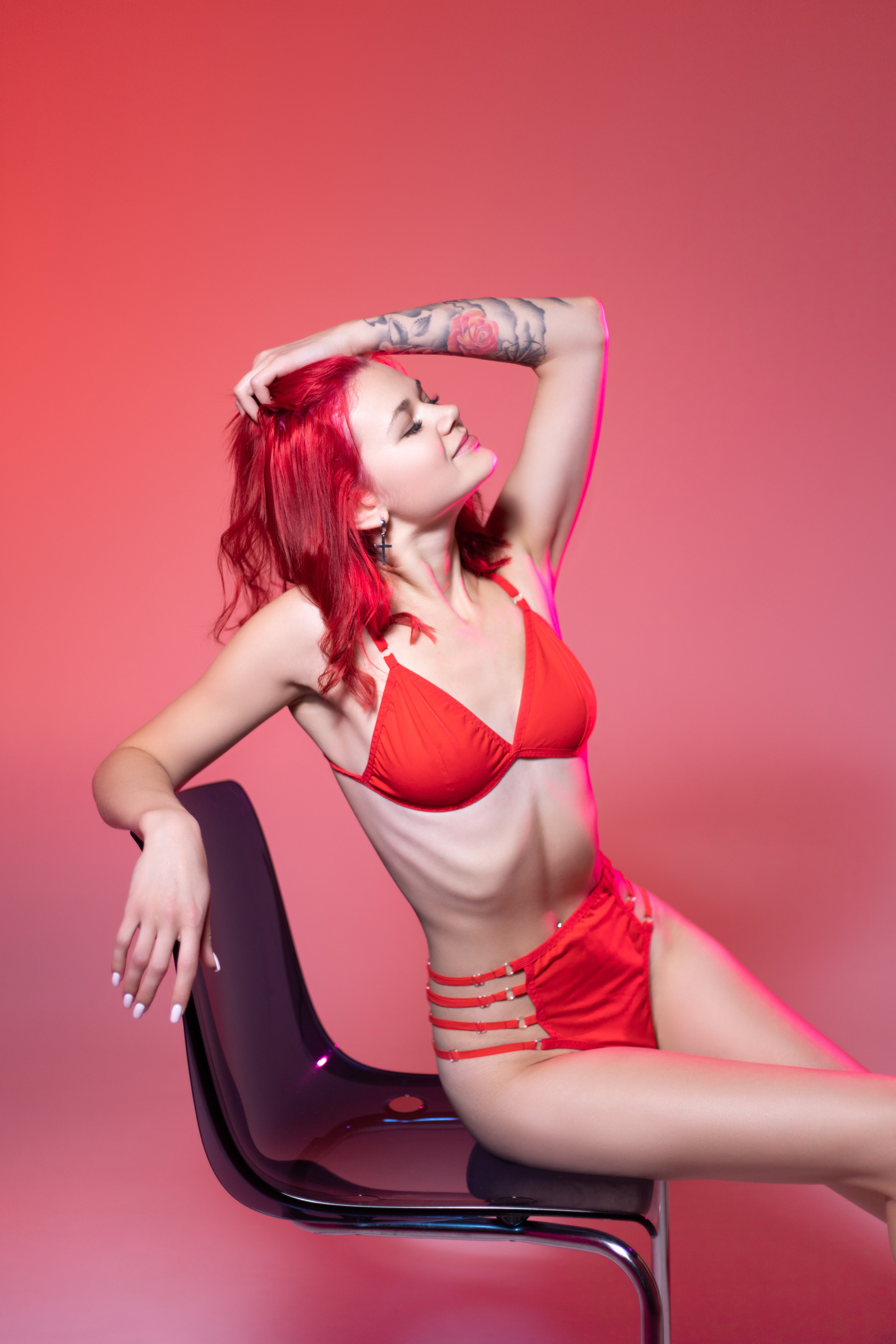 Цветной свет и фигуры. Фотограф Минск