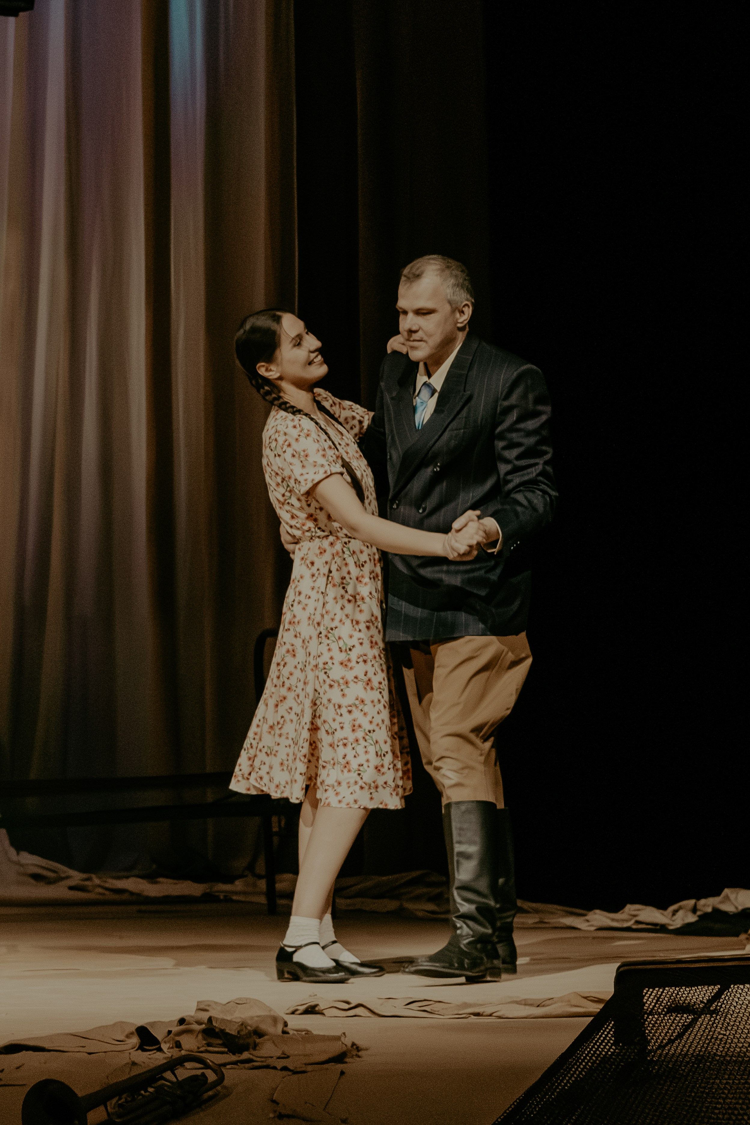 Театр Юного Зрителя " Не покидай меня». Фотограф Марк Файзулин