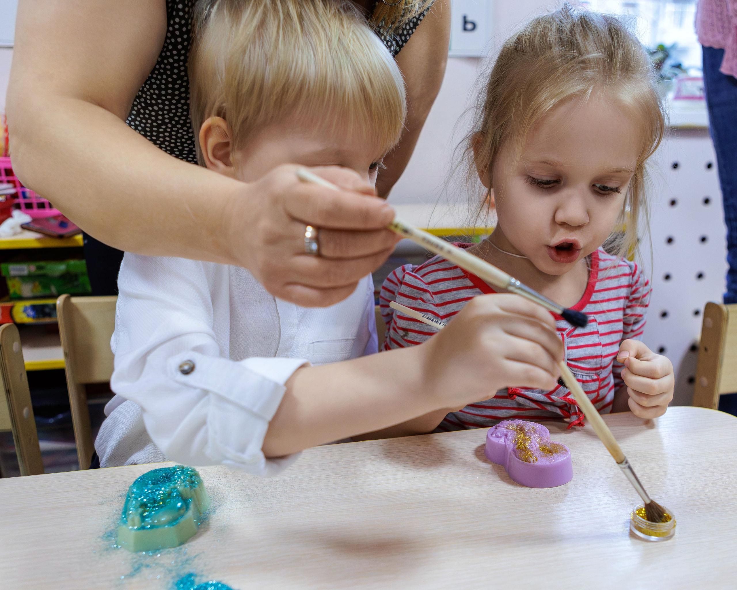 МК к 8 марта. Выпускные альбомы и школьный фотограф в Подольске, Троицке, Щербинке, Москве и Московской области