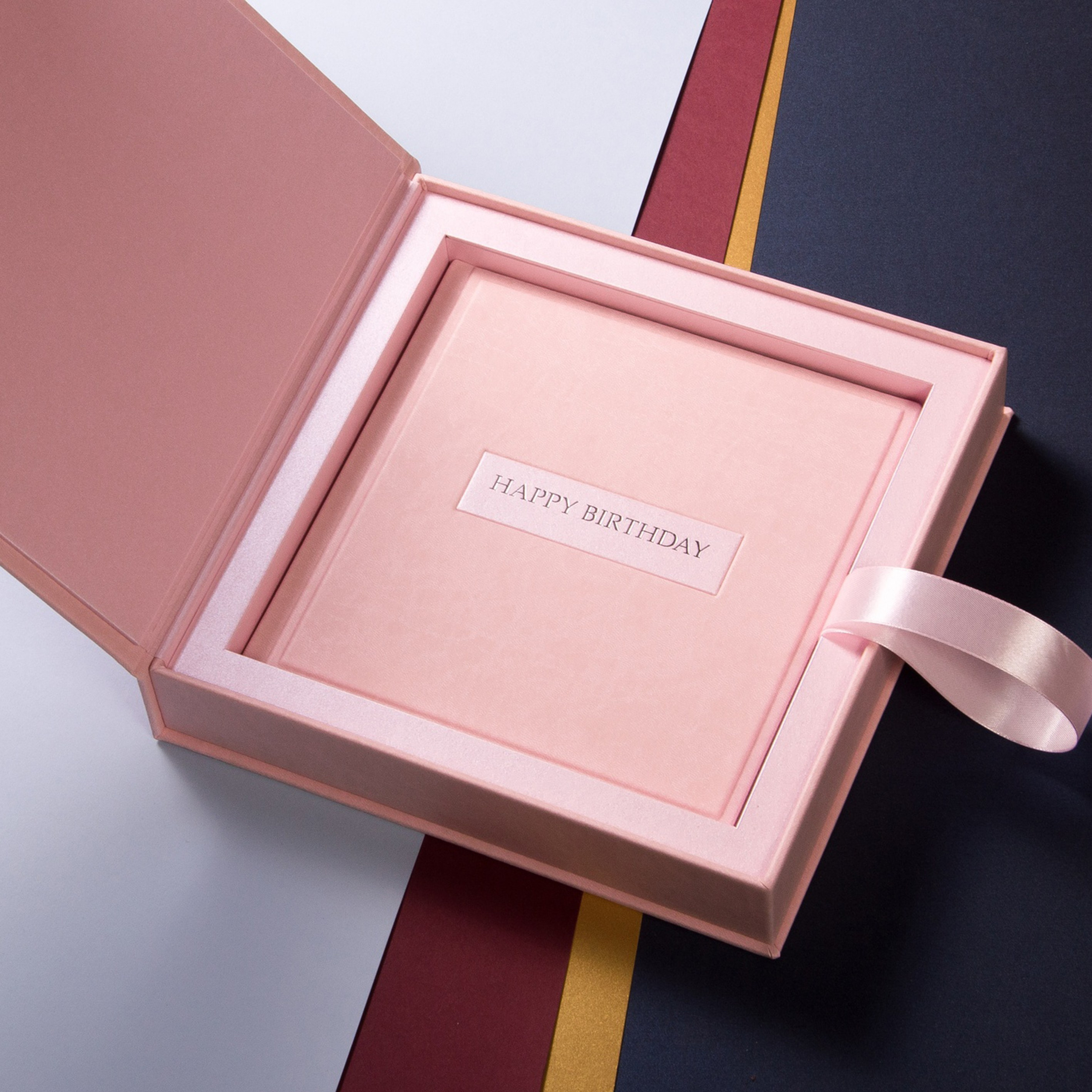 Изготовление фотокниг в Москве. Доставка фотокниг в другие города