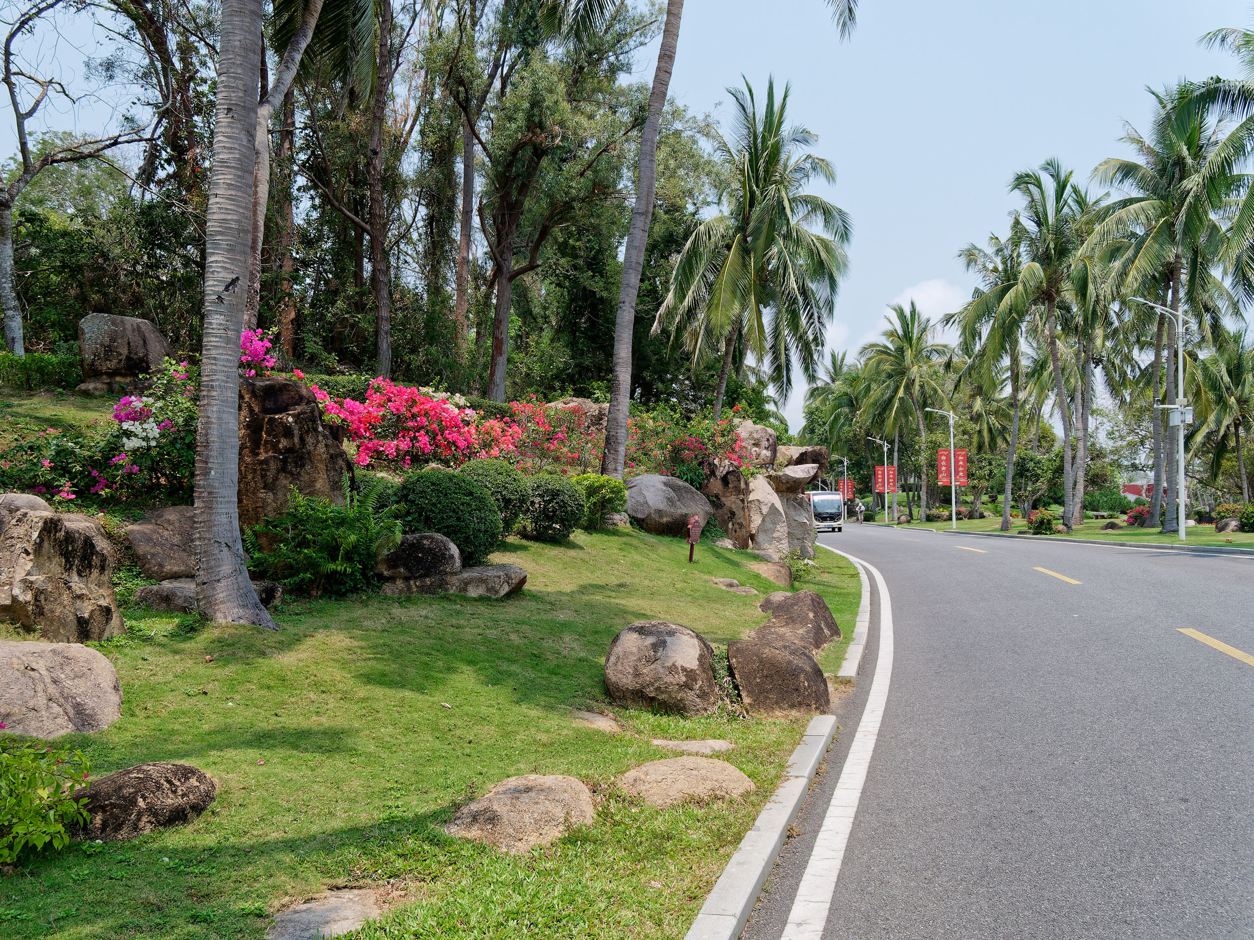 Хайнань 2026, улицы Ялунвань и Саньи. Фотопрогулки по Миру