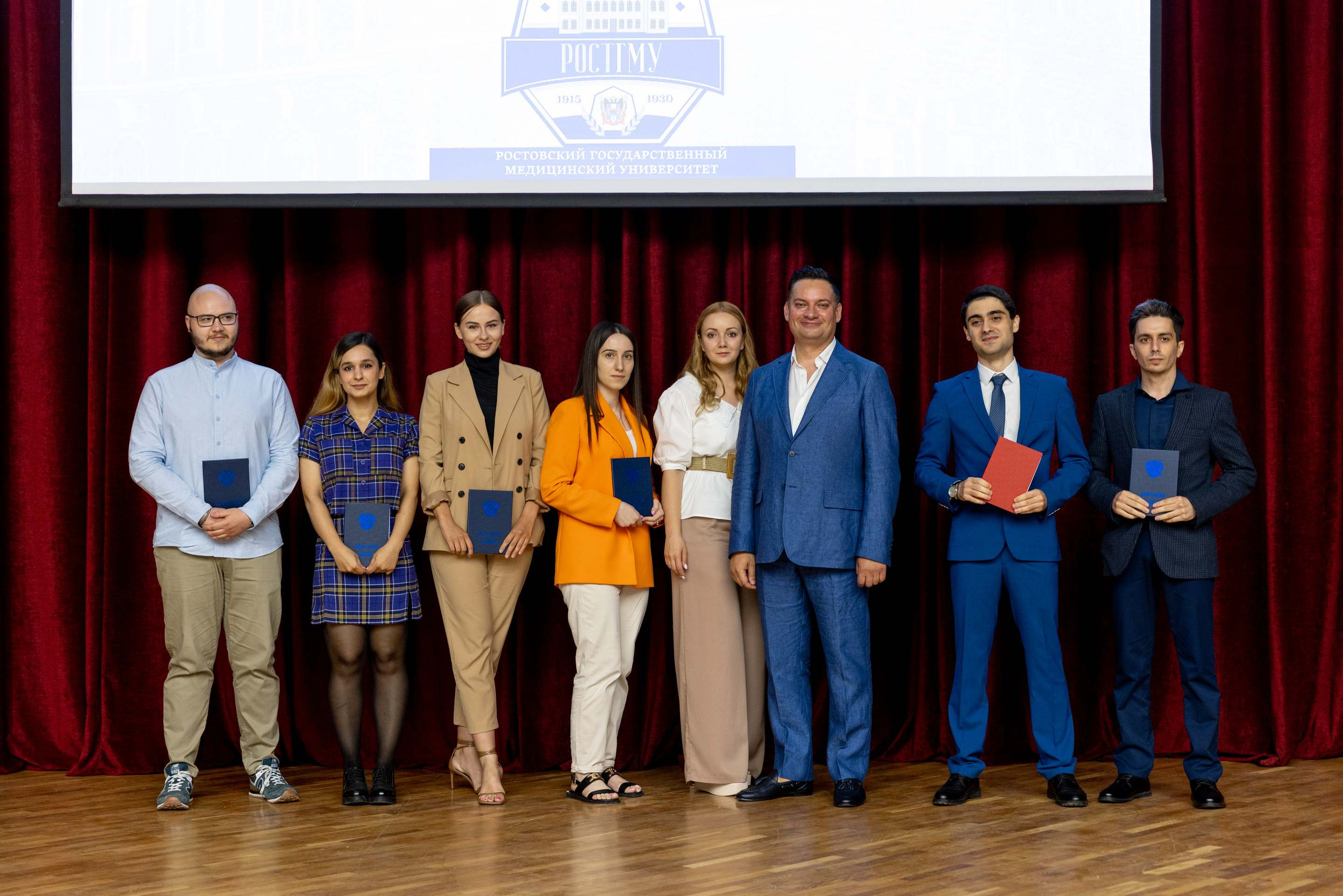 Выпускной РостГМУ. Фотограф Михаил Белозеров