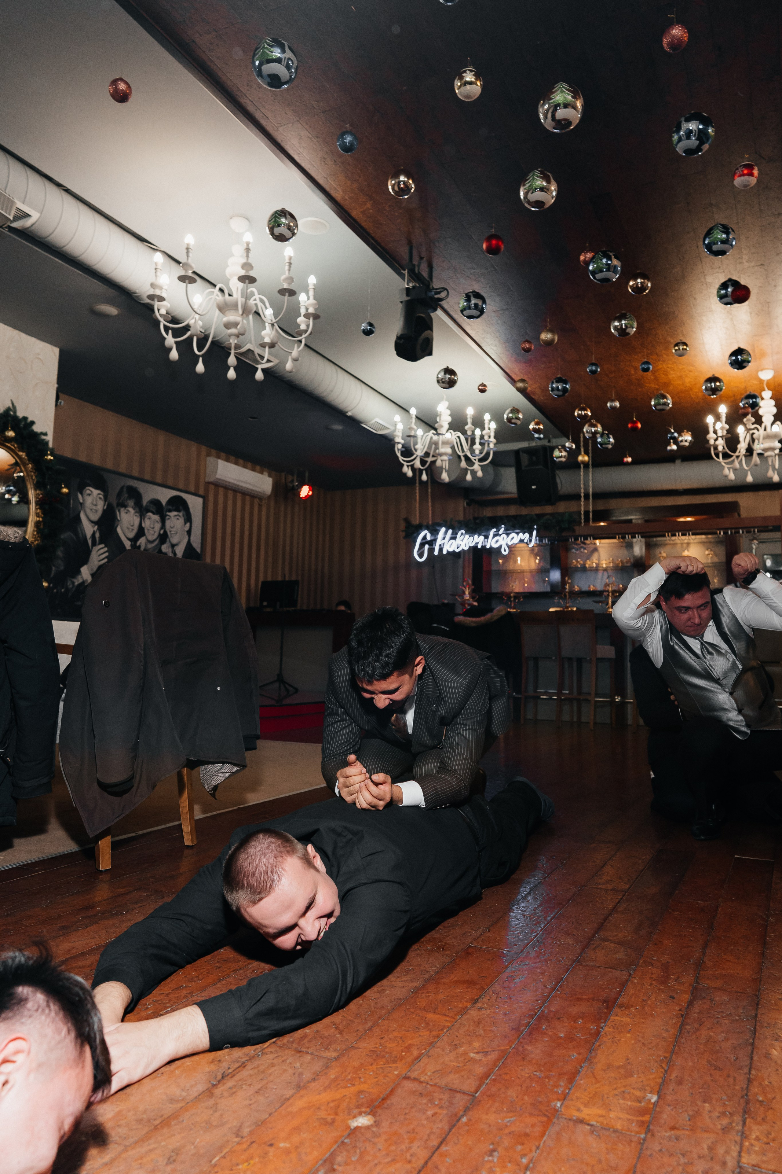 ARONAKS CORPARATE PARTY