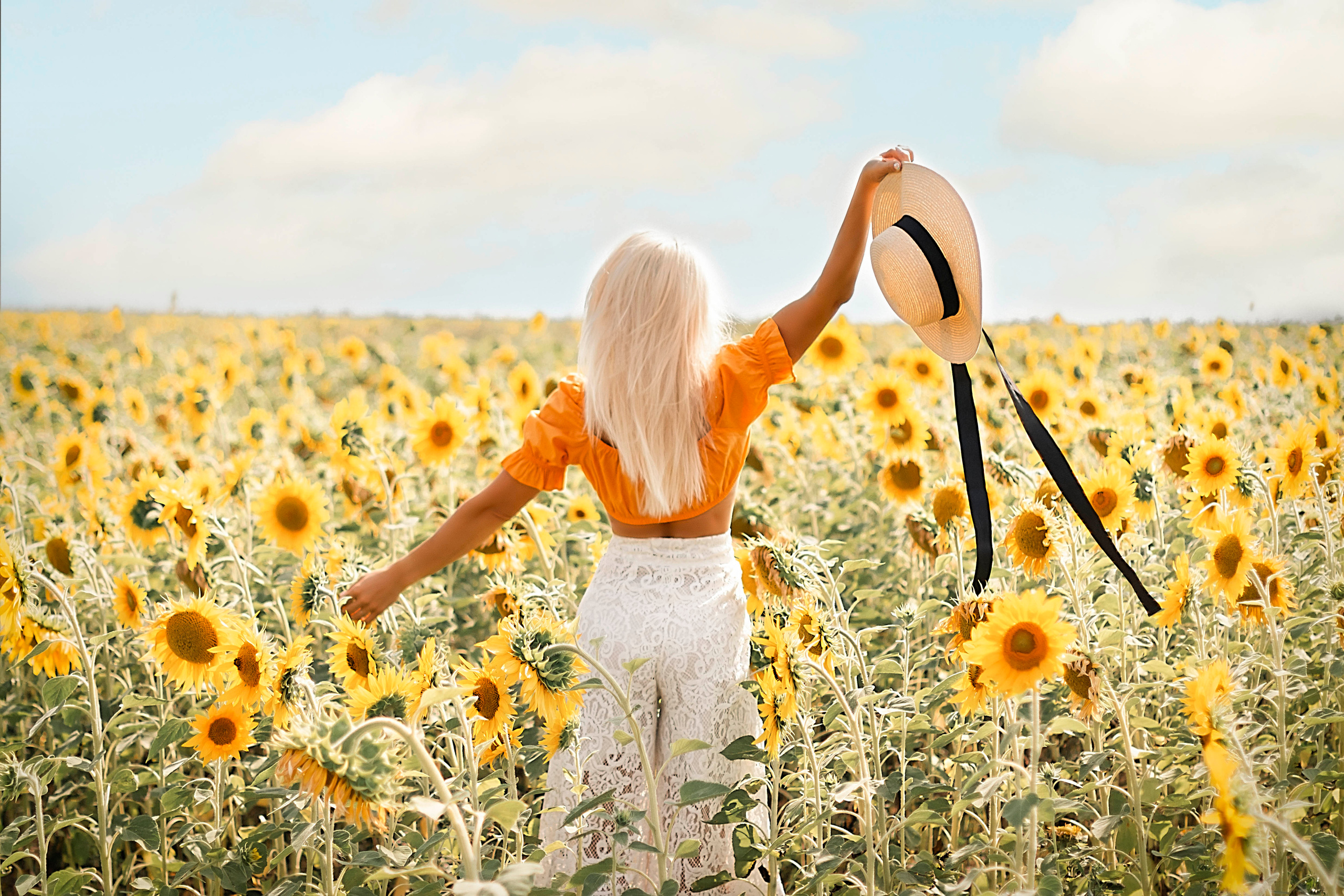 Ирина и подсолнухи. Фотограф Ольга Бобб Нижний Новгород