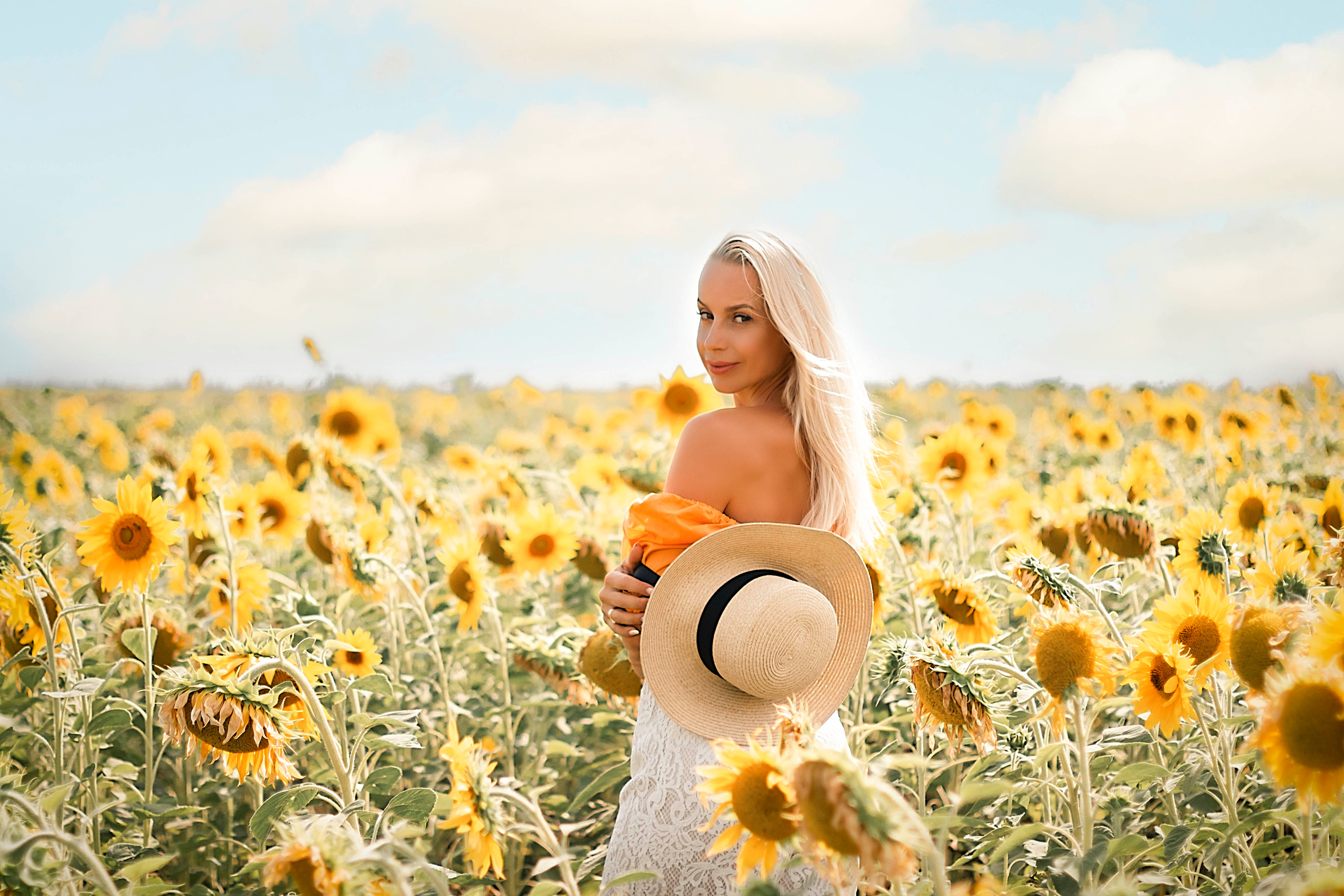 Ирина и подсолнухи. Фотограф Ольга Бобб Нижний Новгород