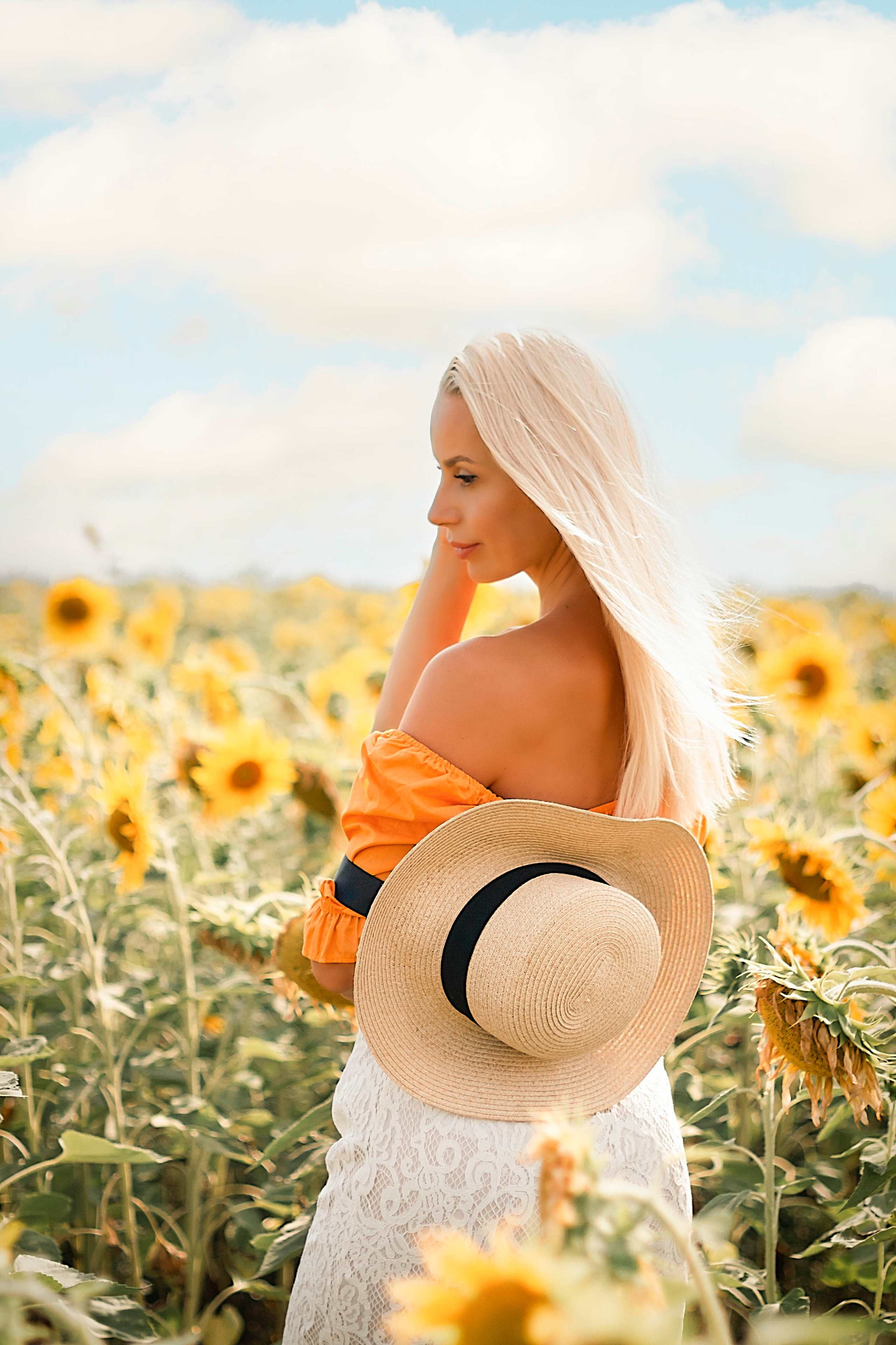 Ирина и подсолнухи. Фотограф Ольга Бобб Нижний Новгород