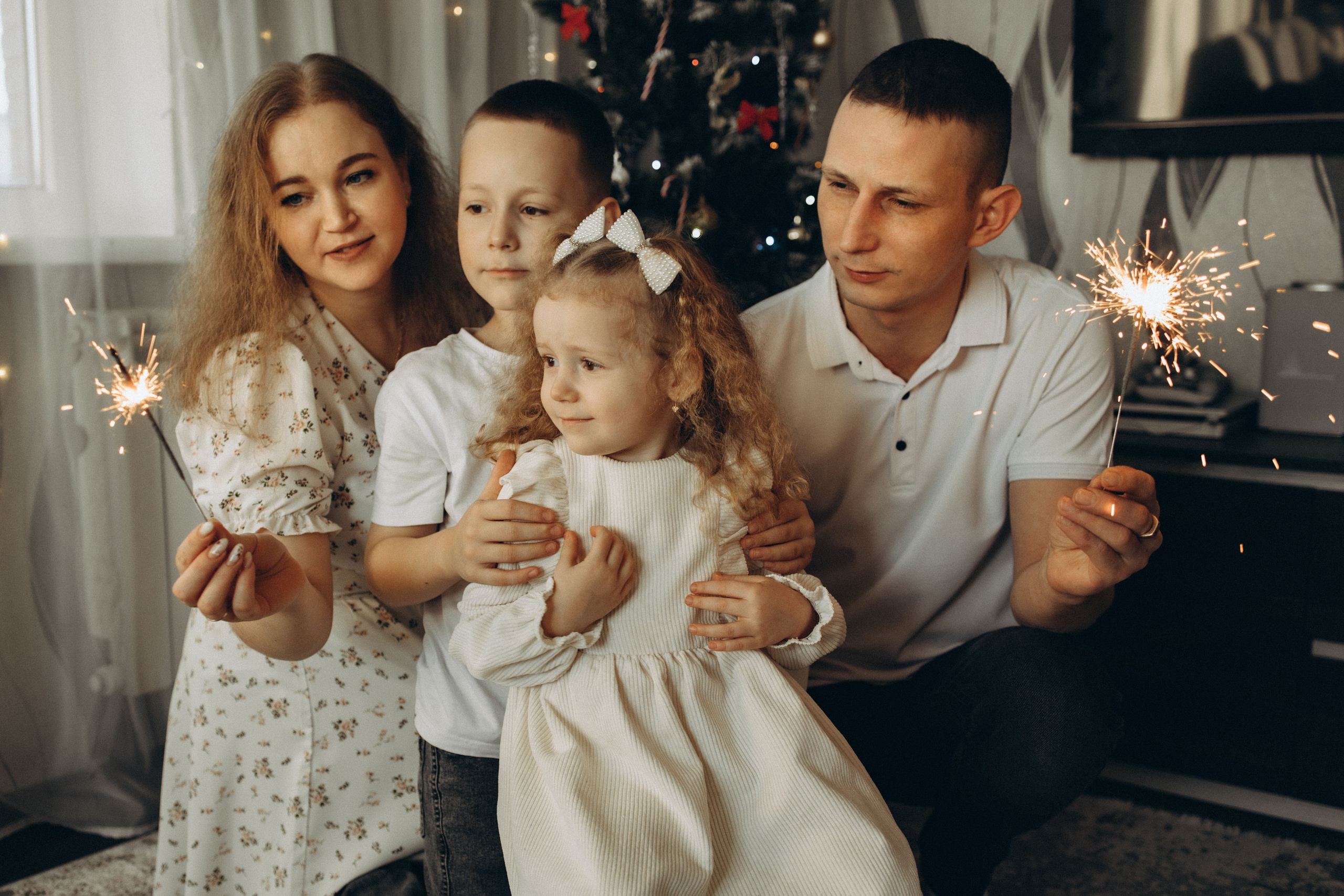 Блеск бенгальских огней. Lifestyle семейный и детский фотограф в Омске Иванова Екатерина