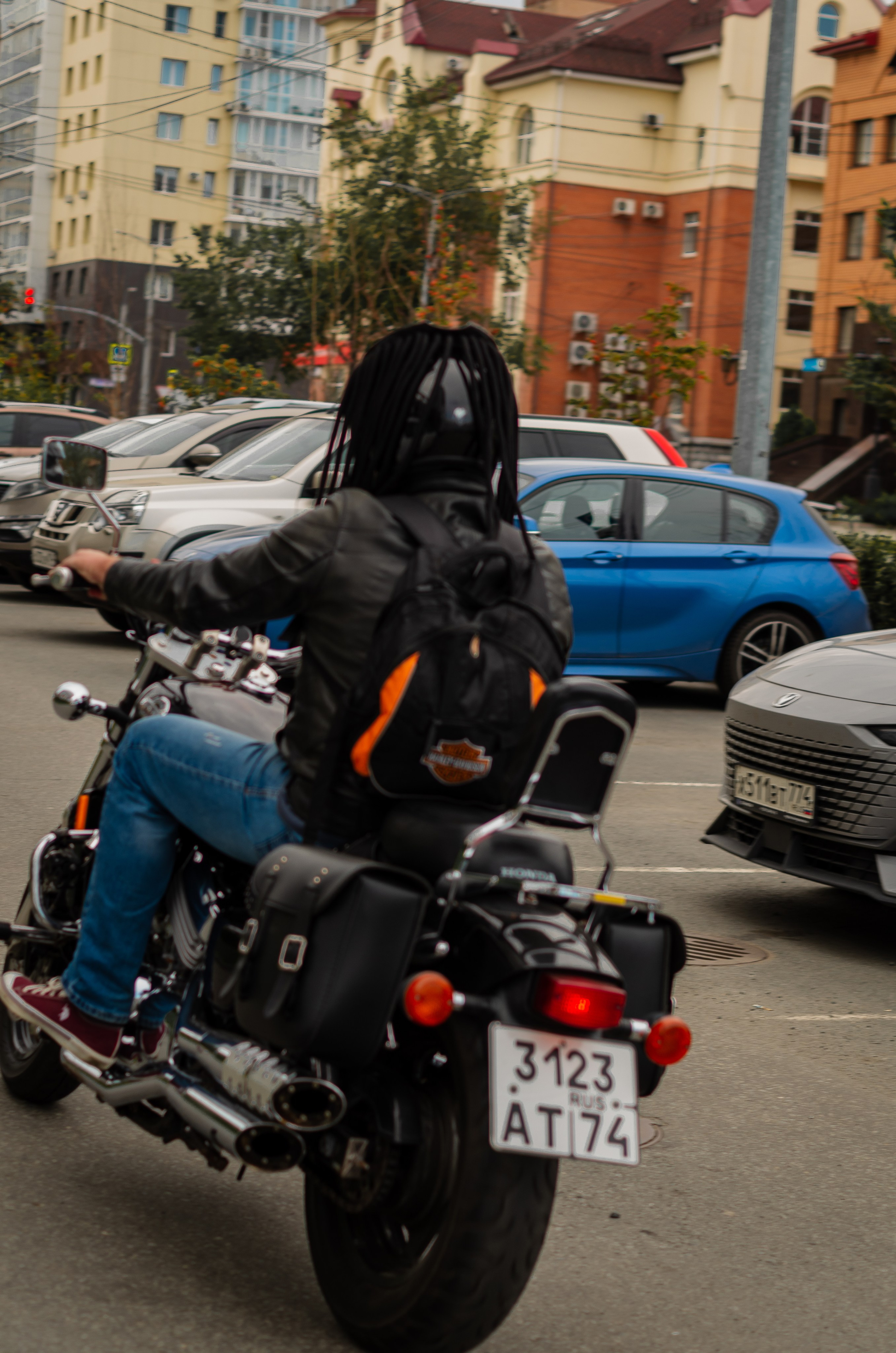 Мужской портрет: мотоцикл. Фотограф Марина Доглядная Челябинск фотосессии с лошадьми, мотоциклами