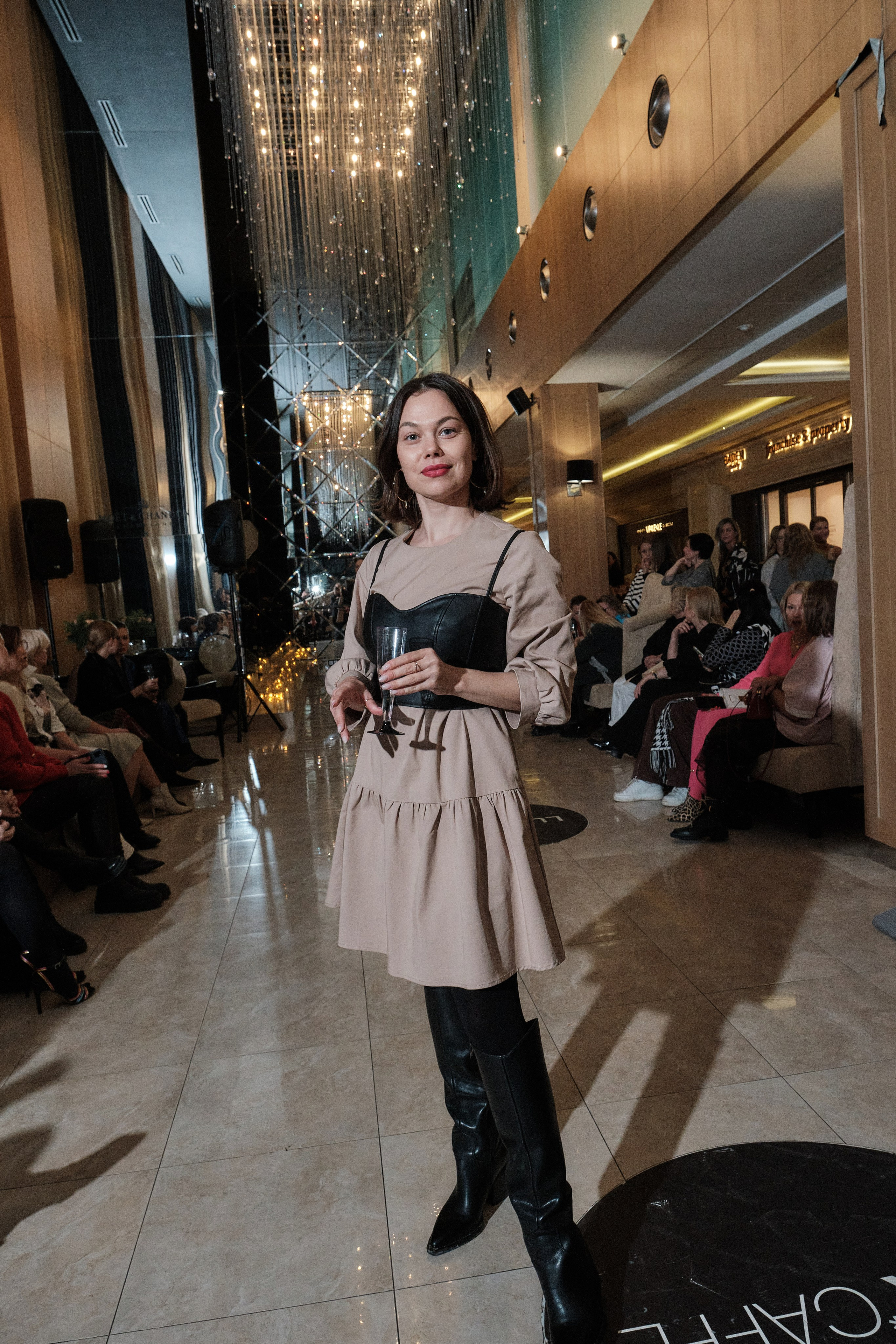 Показ коллекции (Мария Варламова). Свадебный фотограф в Екатеринбурге Соседков Евгений