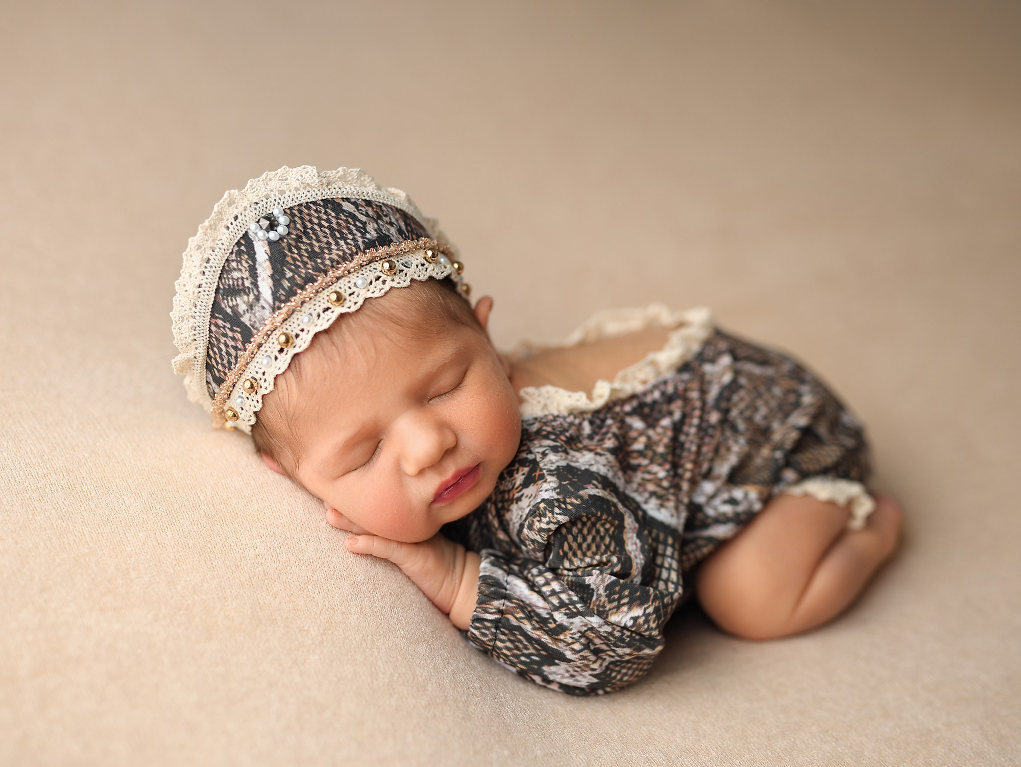 Newborn. Фотограф новорождённых в Казани Нейля Гильмутдинова ньюборн