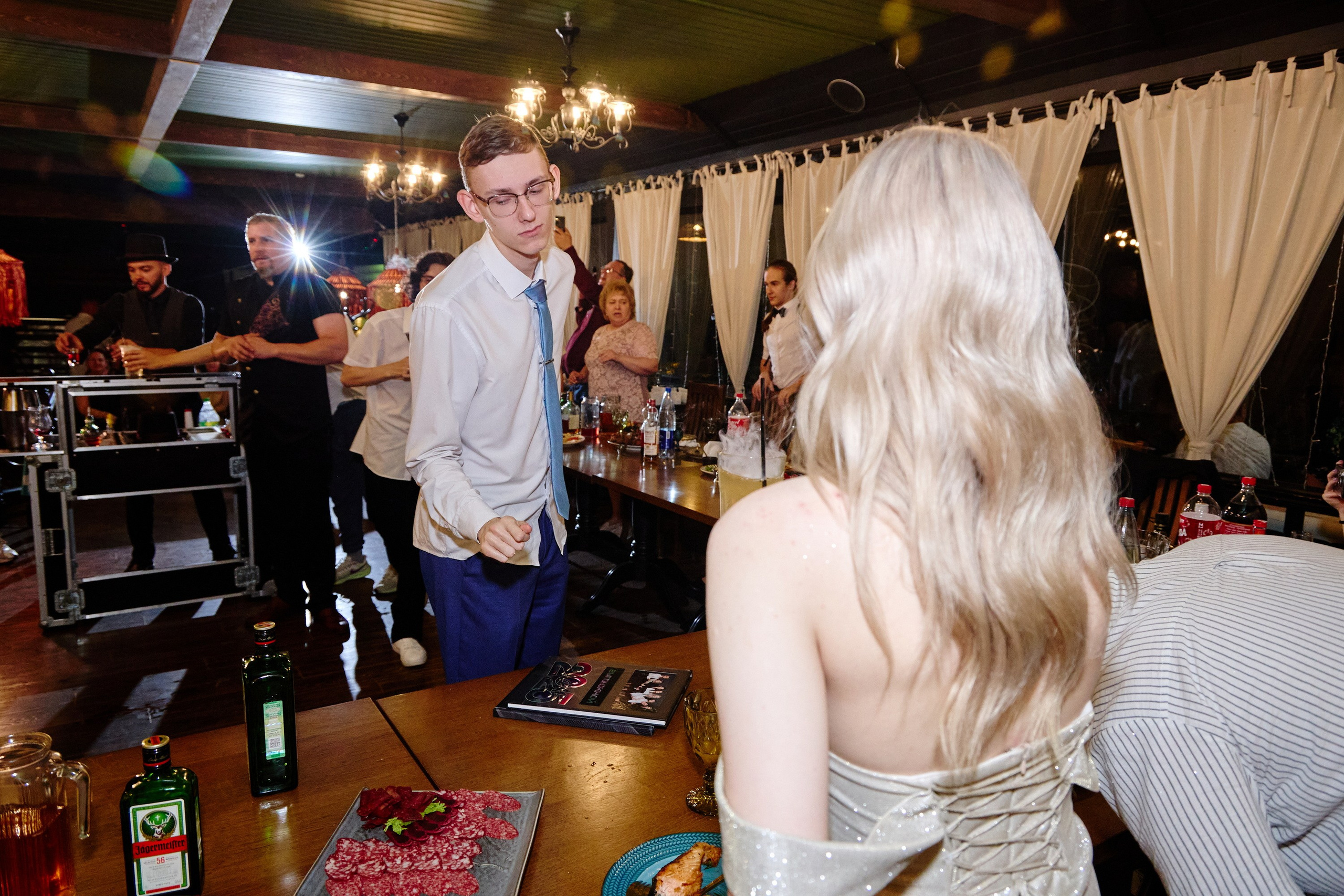 Выпускной 35 Сош. Фотограф Выпускные альбомы Таганрог Сергей Коробченко