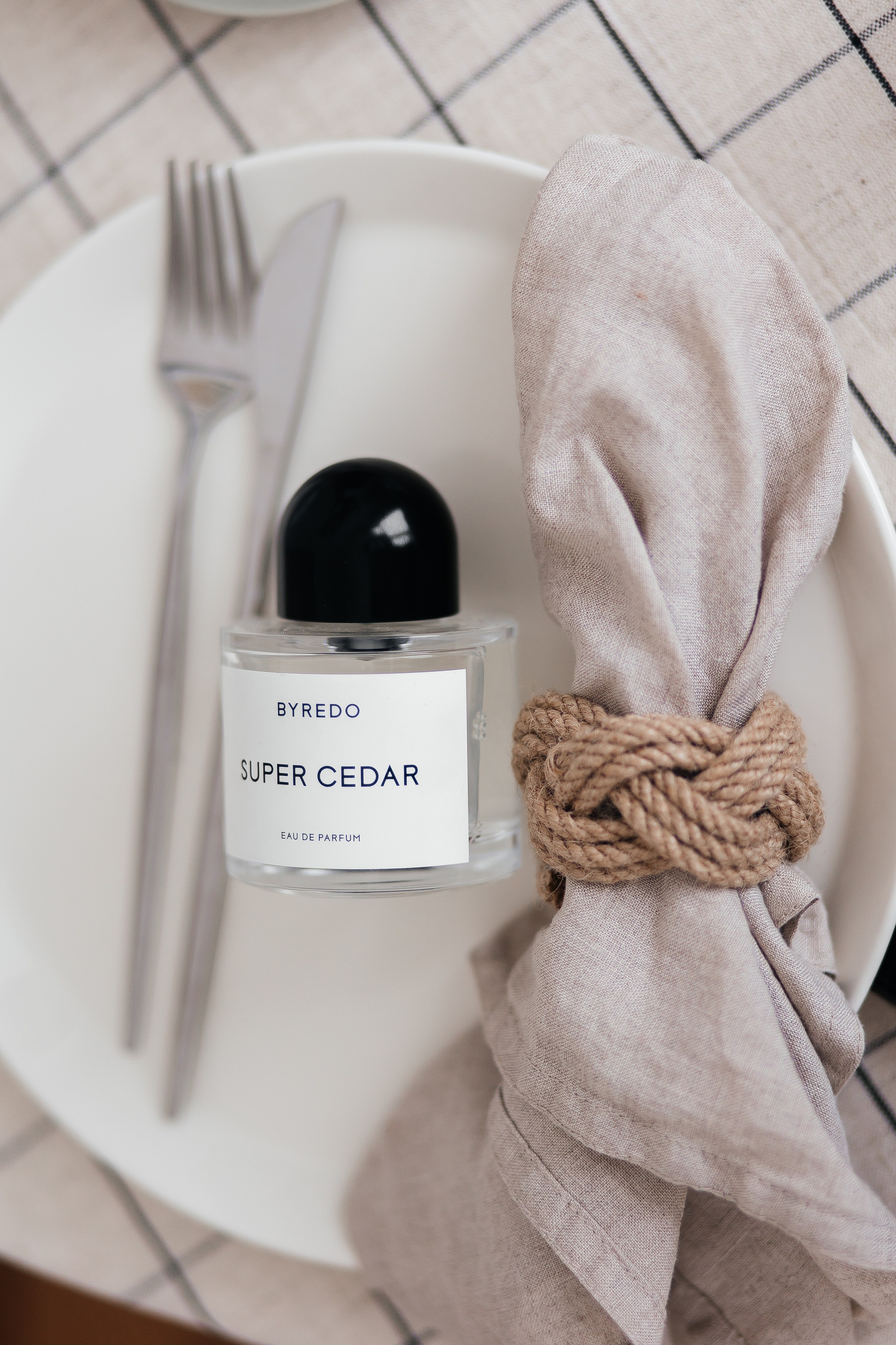 Парфюм. Фотограф Елена Краснопевцева