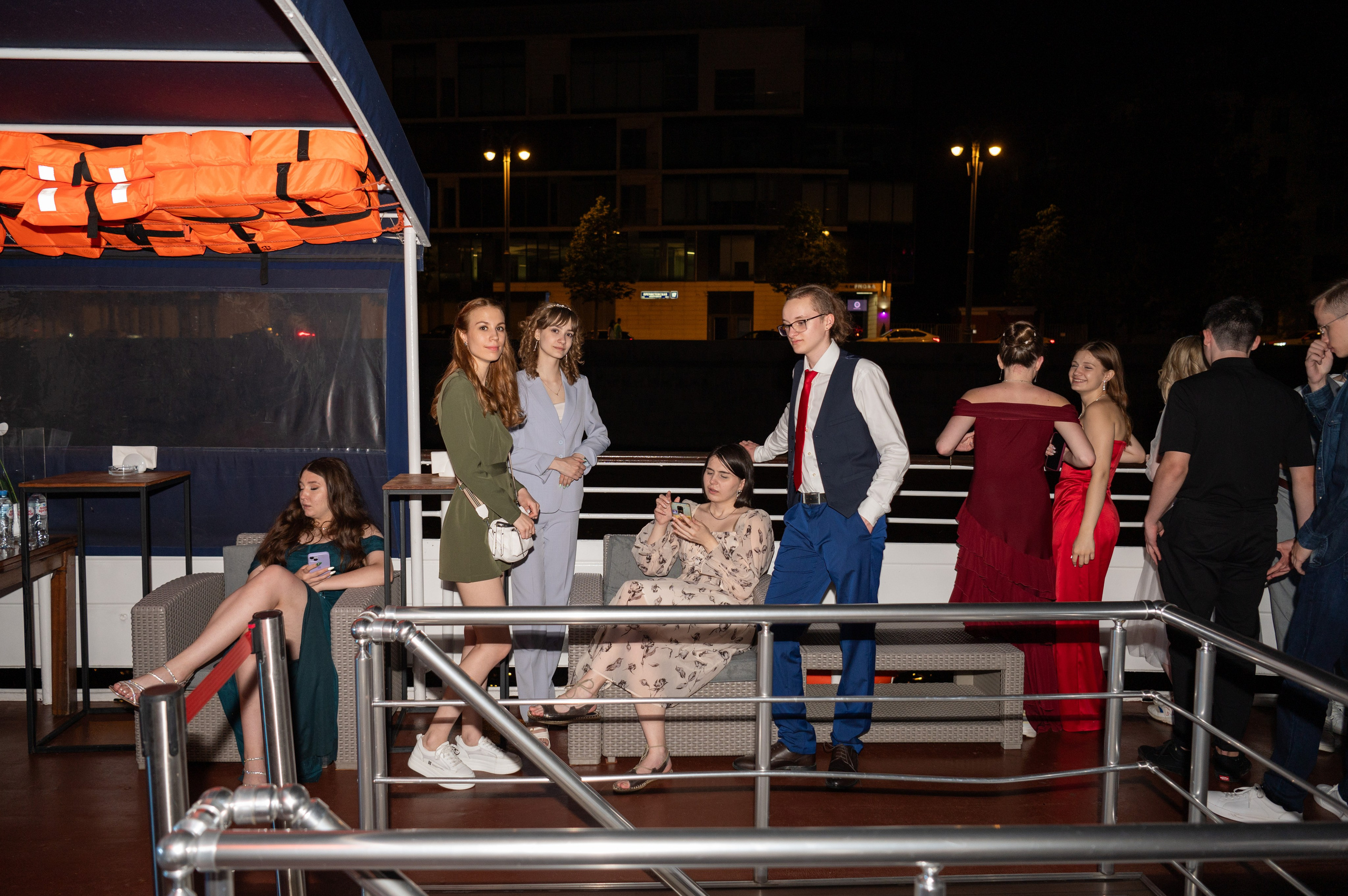 Выпускной вечер 11 класс на теплоходе. Детский и семейный фотограф г. Москва Оксана Катаджи