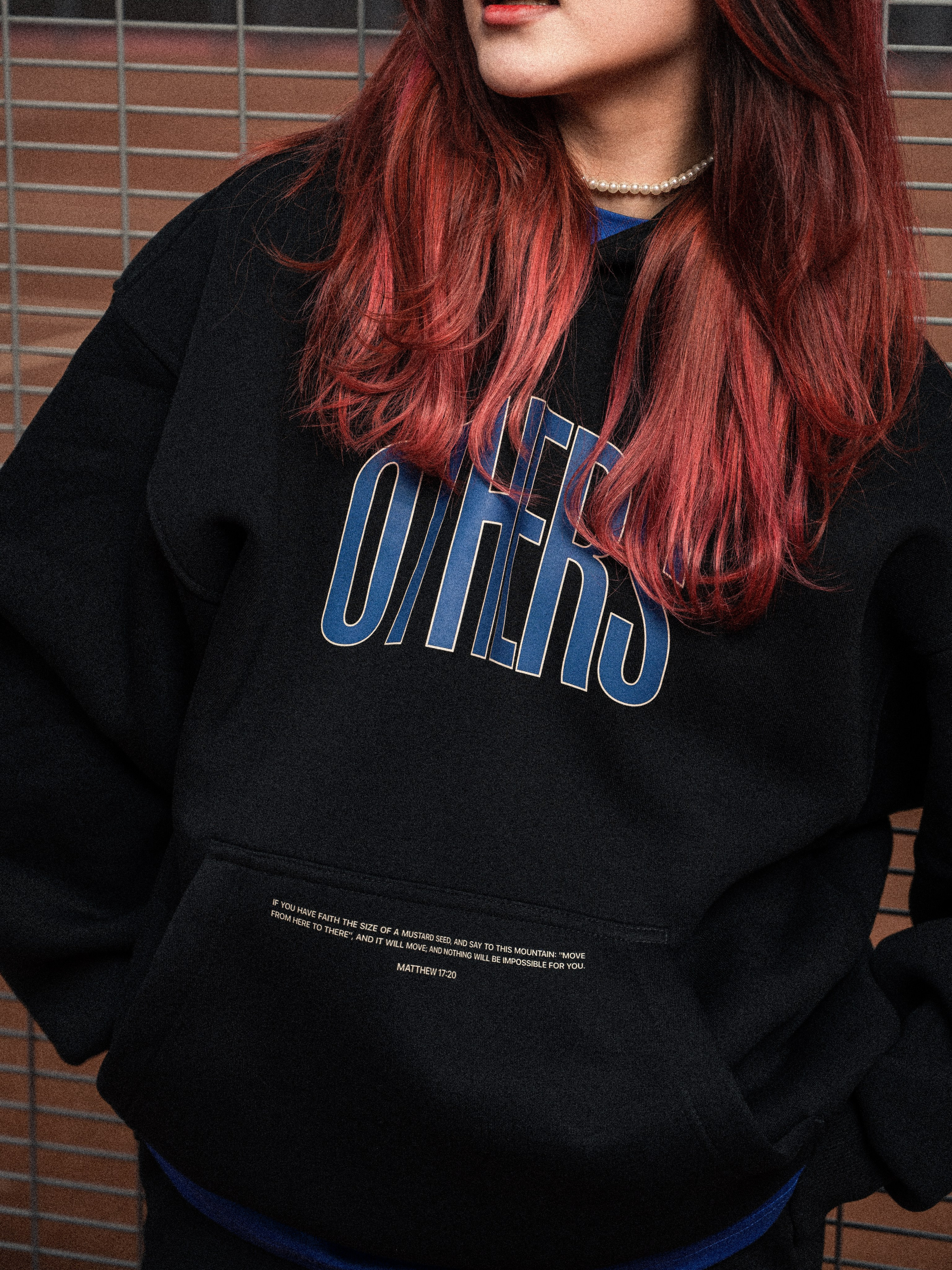 Женский портрет блогера MONIPULA для бренда OTHERS в Москве - фотограф Иван Саяпин