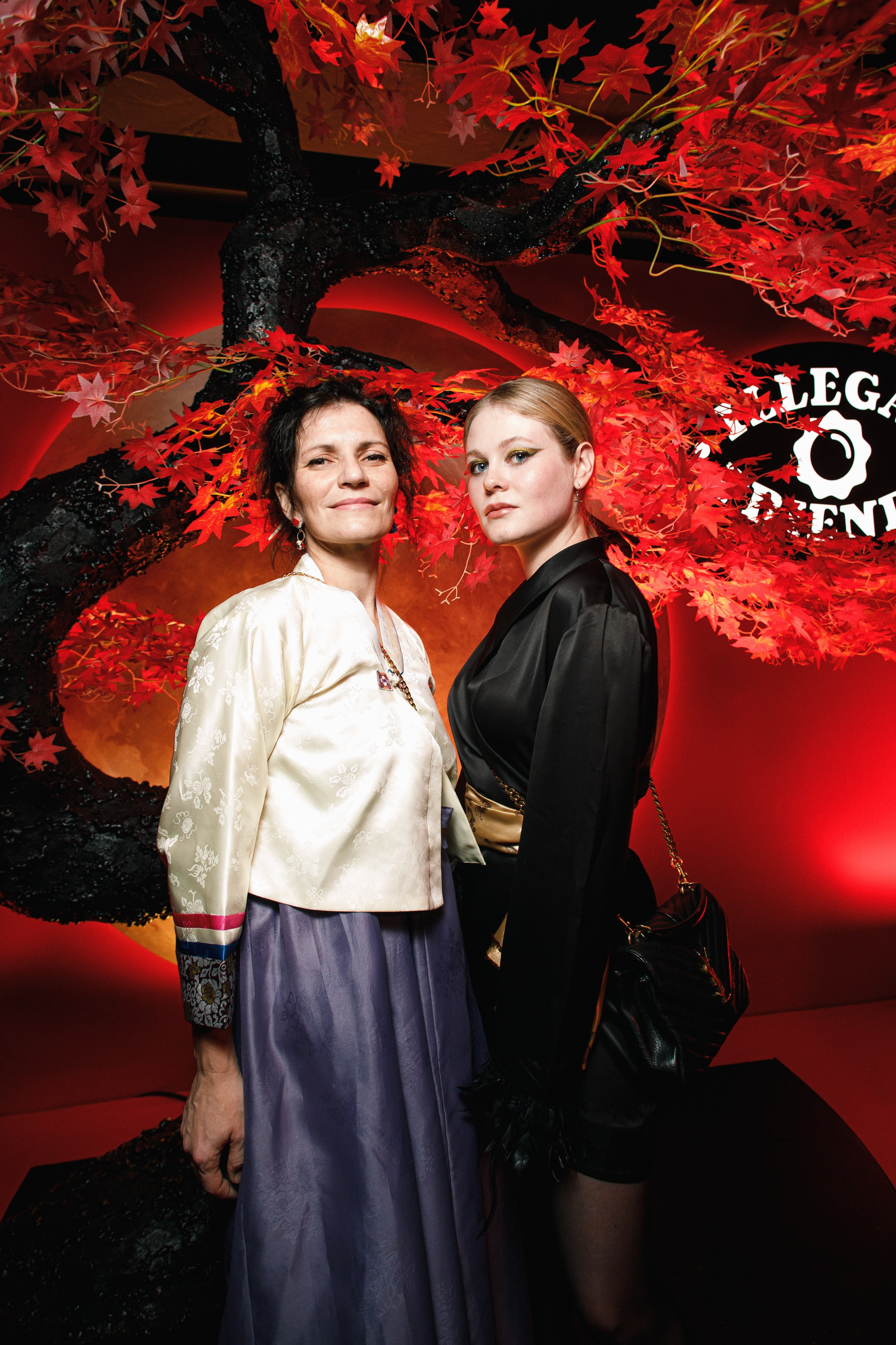 ILLEGAL FRIENDS | ASIA. СВОИ. ФОТООТЧЕТЫ-СОБЫТИЯ-МЕСТА