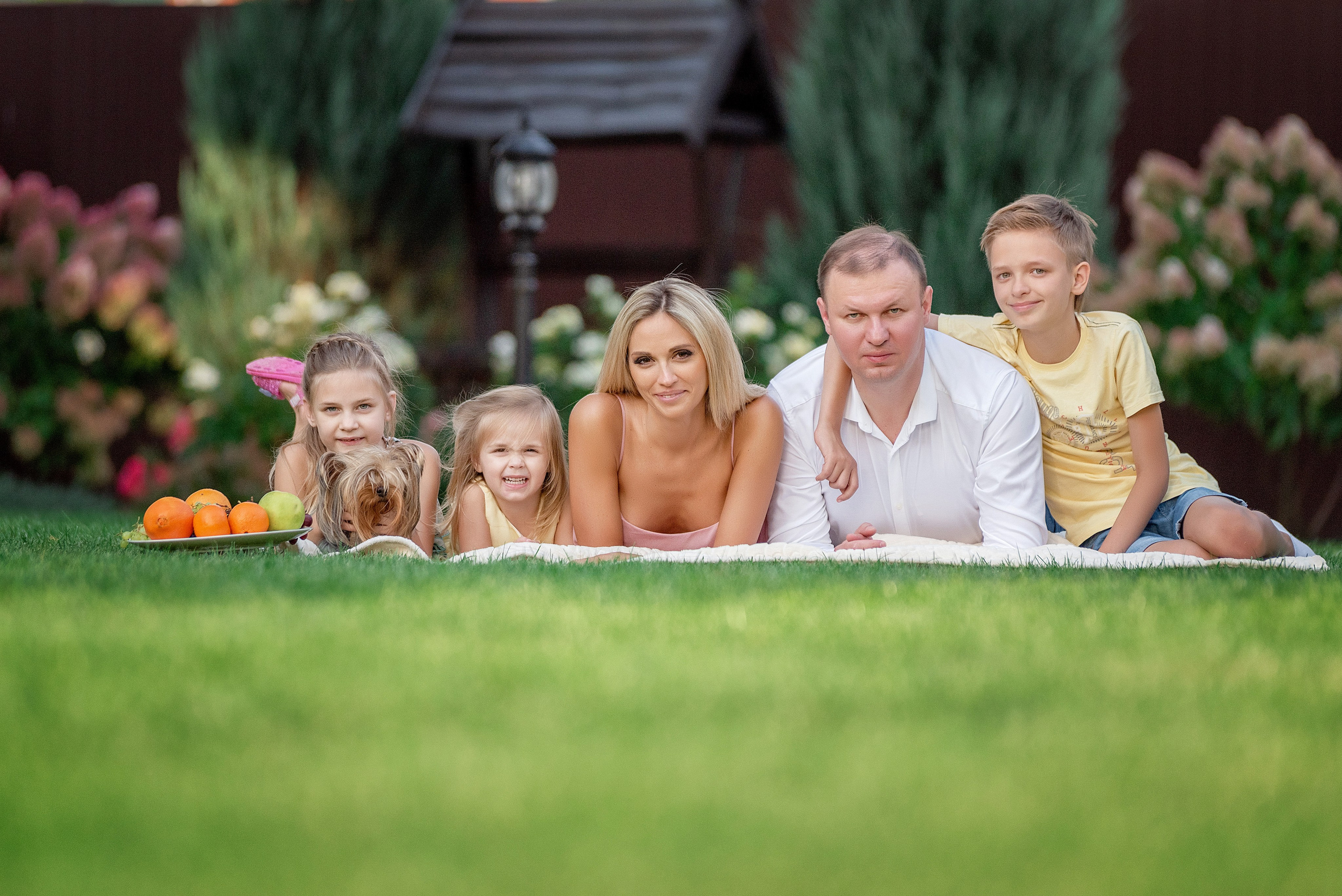 Семейный фотограф в воронеже Семейная фотосессия дети мама папа и ребенок фото на природе