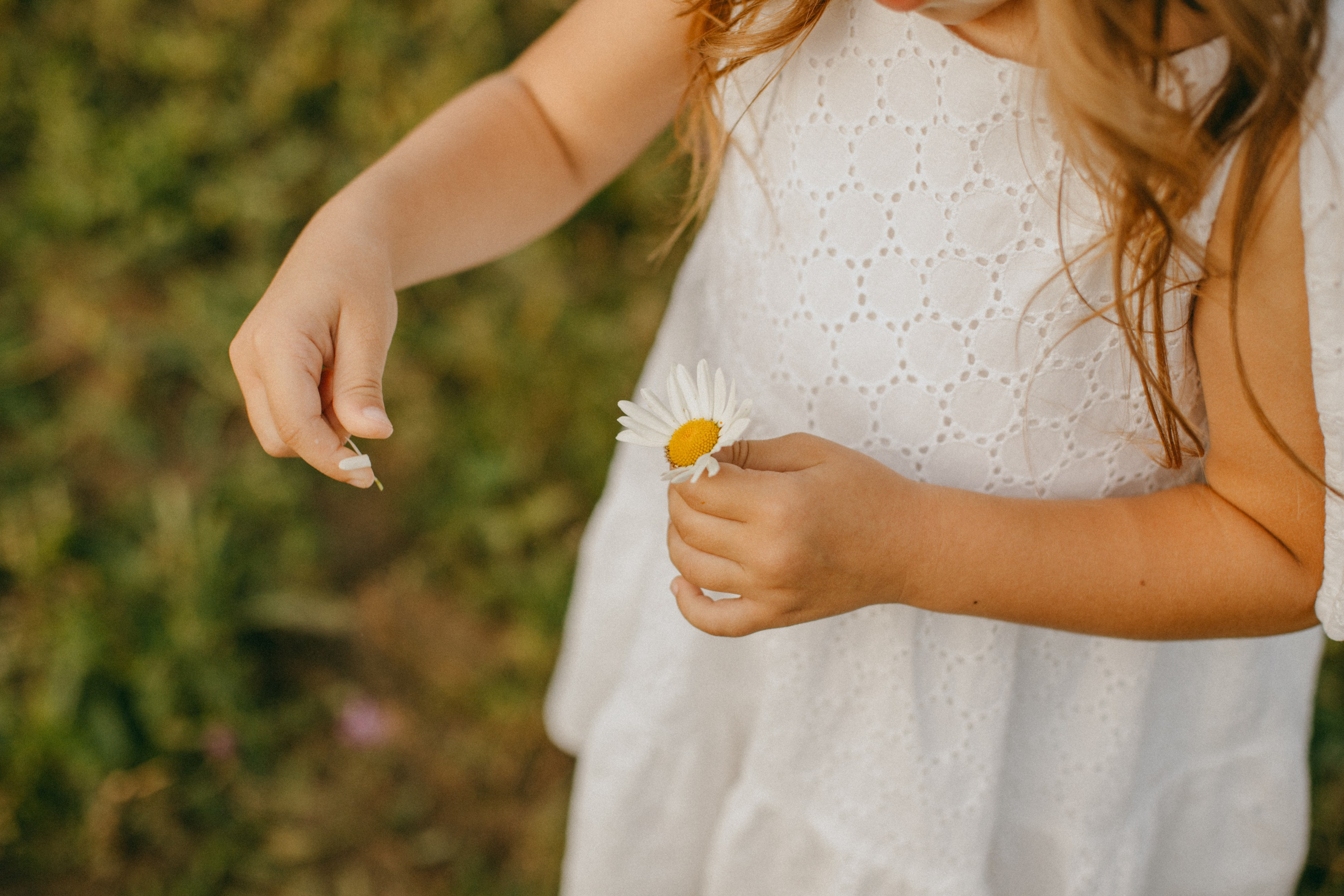 Эмма и Влада на летней прогулке с мамой. Фотограф Наталья Кургина Слюдянка Иркутск