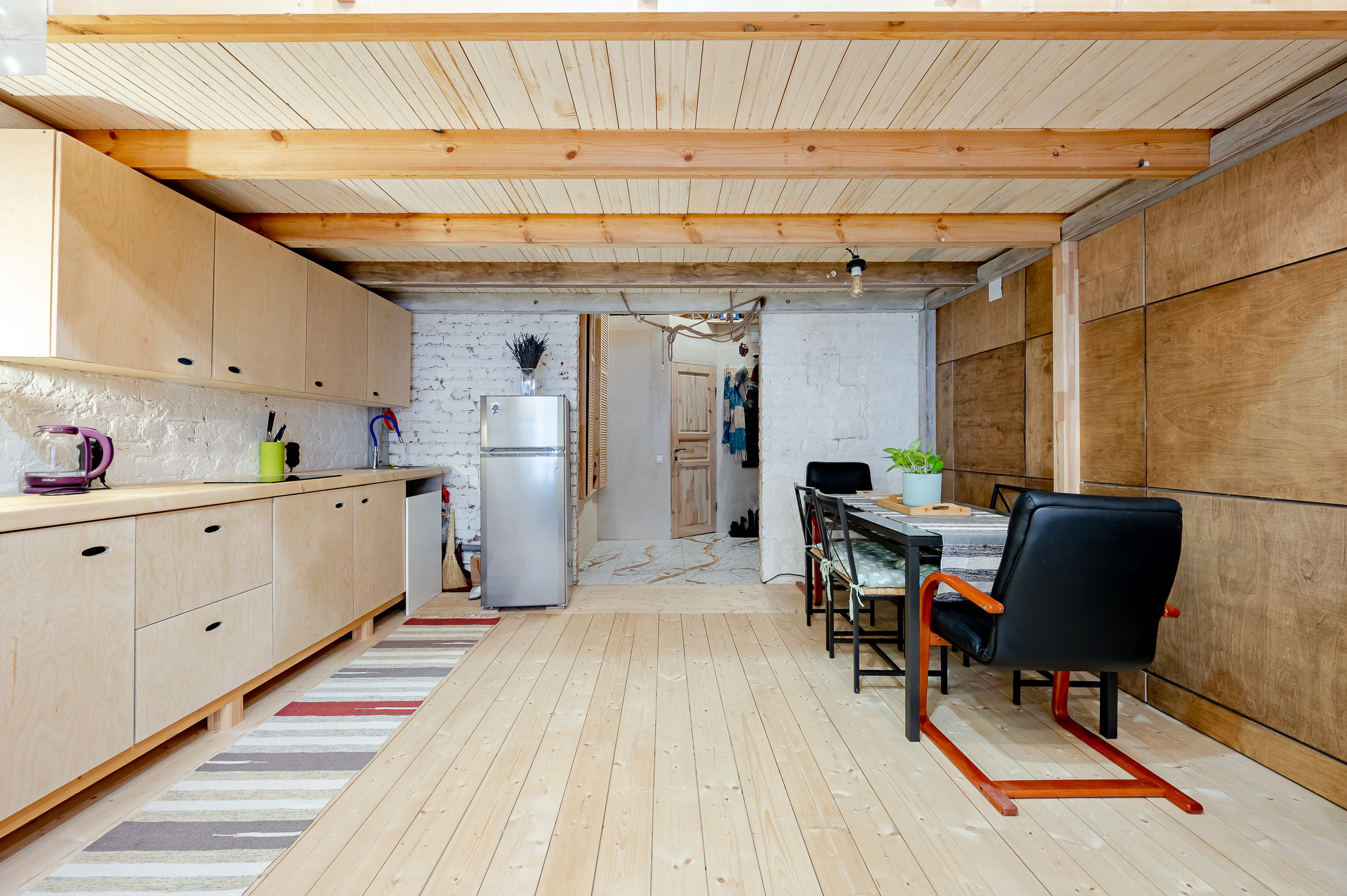 Студия для сдачи в аренду в историческом центре Спб. Интерьерный фотограф. Фото- видеосъемка недвижимости Санкт-Петербург