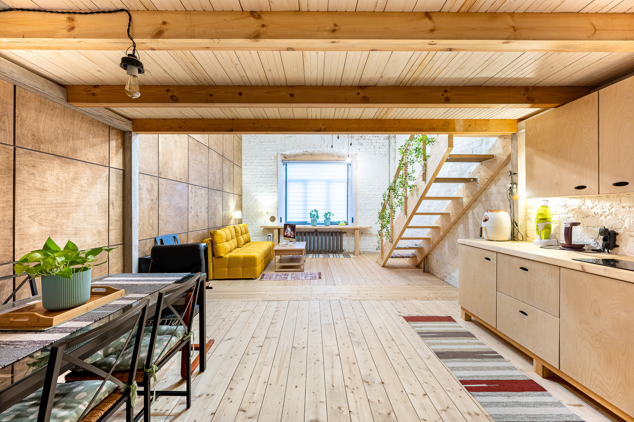 Студия для сдачи в аренду в историческом центре Спб. Интерьерный фотограф. Фото- видеосъемка недвижимости Санкт-Петербург