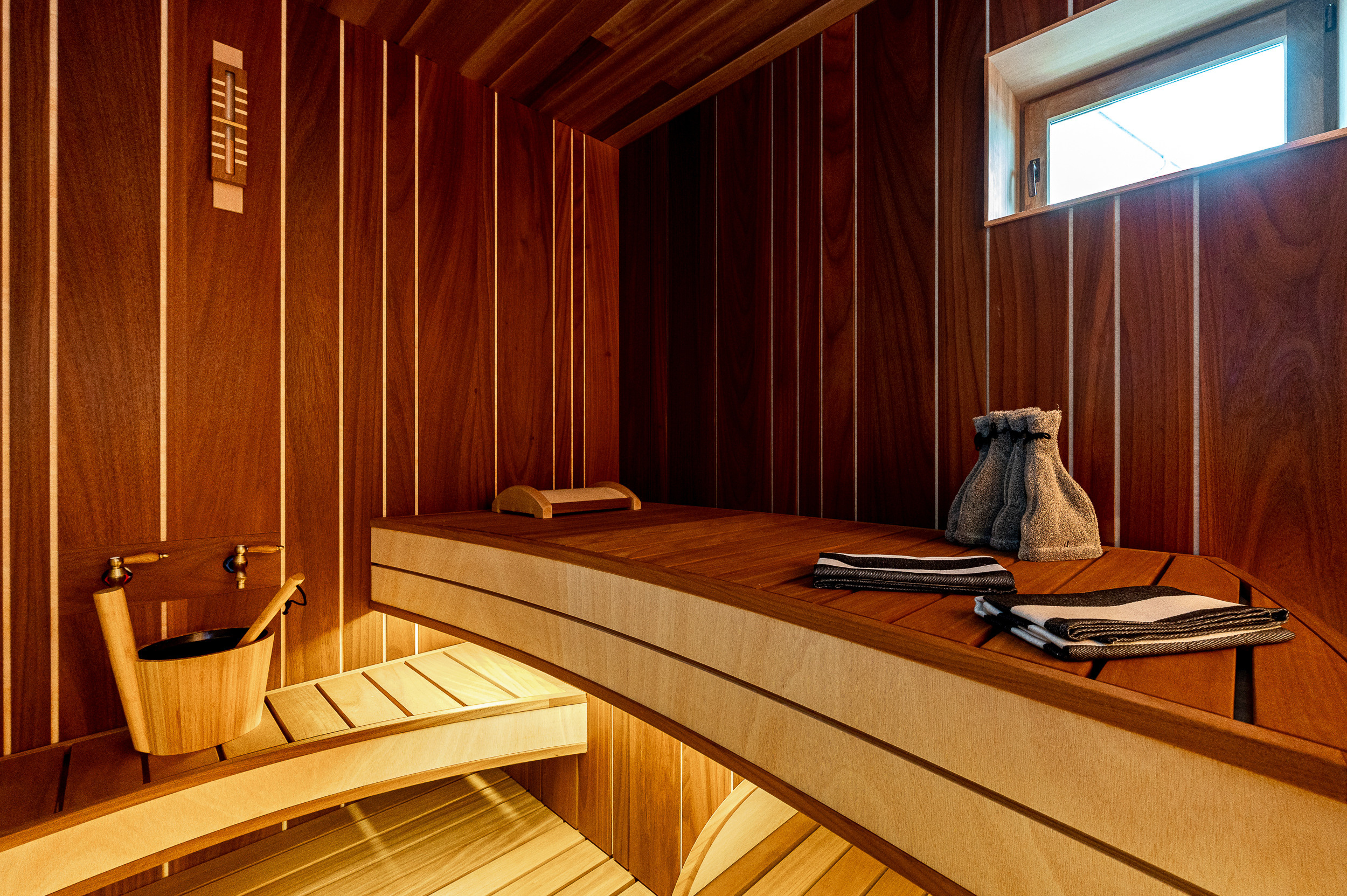 Баня в Ленинградской области. Интерьерный фотограф. Фото- видеосъемка недвижимости Санкт-Петербург