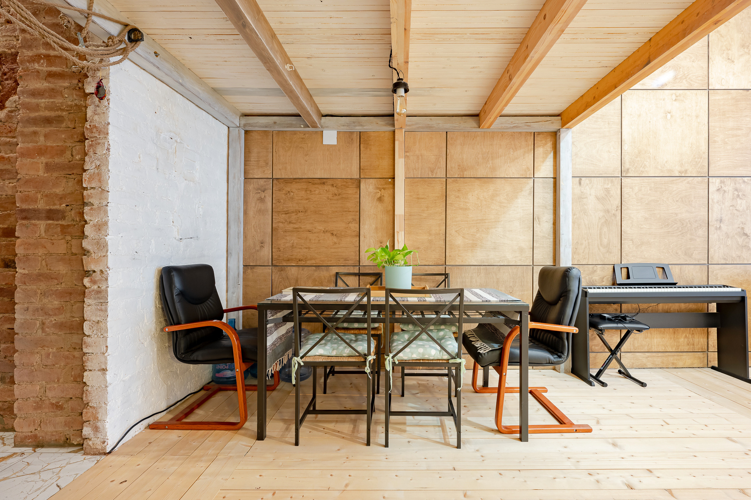 Студия для сдачи в аренду в историческом центре Спб. Интерьерный фотограф. Фото- видеосъемка недвижимости Санкт-Петербург