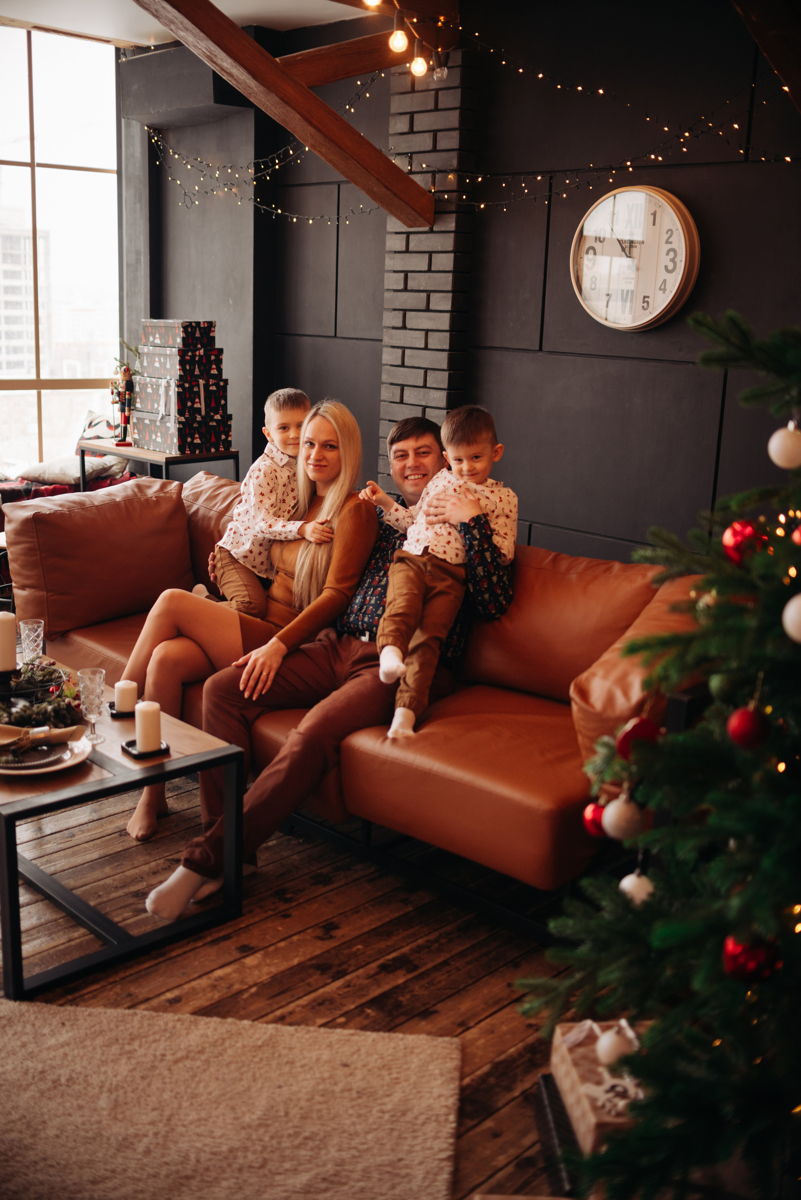 Семейная новогодняя фотосессия для Ани и её мальчиков | Living Room. Фотограф в Самаре | Катерина Гущина