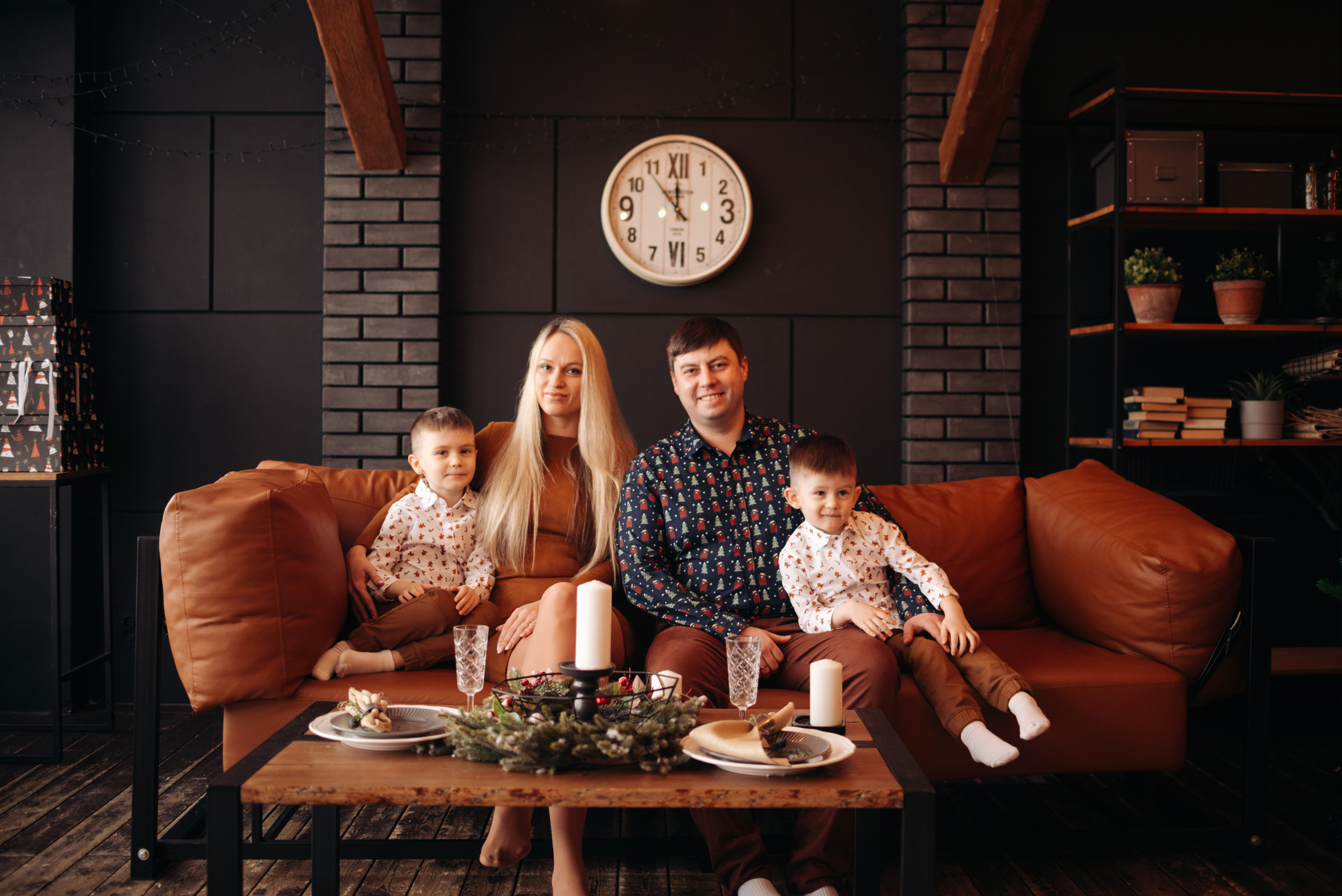 Семейная новогодняя фотосессия для Ани и её мальчиков | Living Room. Фотограф в Самаре | Катерина Гущина