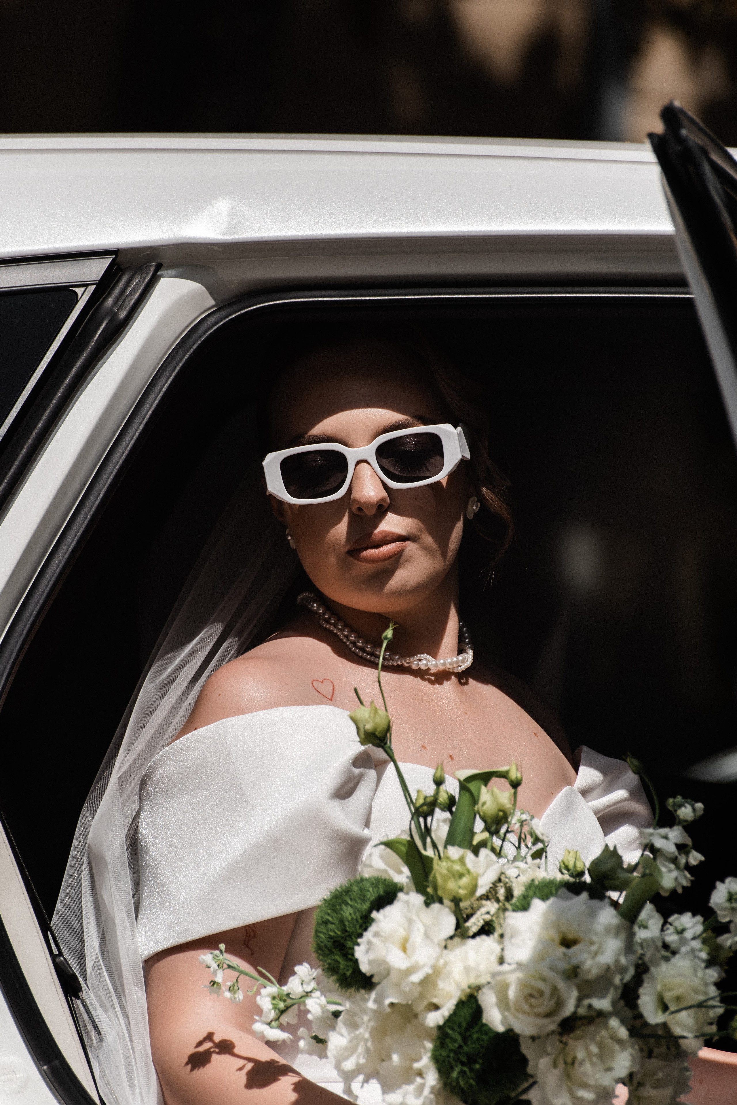 Свадебная церемония в лесу