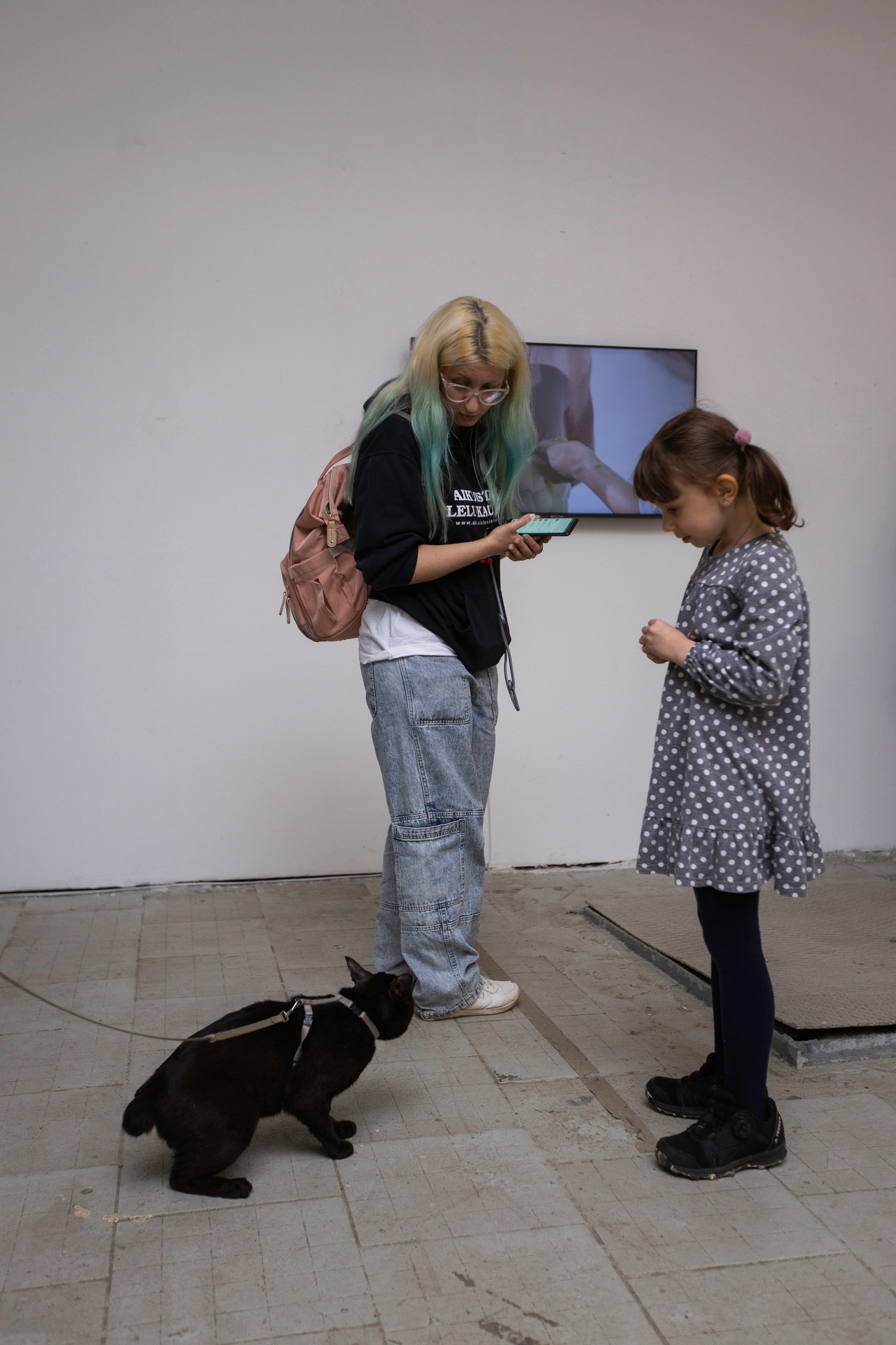 Открытие выставки пульсирующая материя. Фотограф в Москве Десятова Ксения