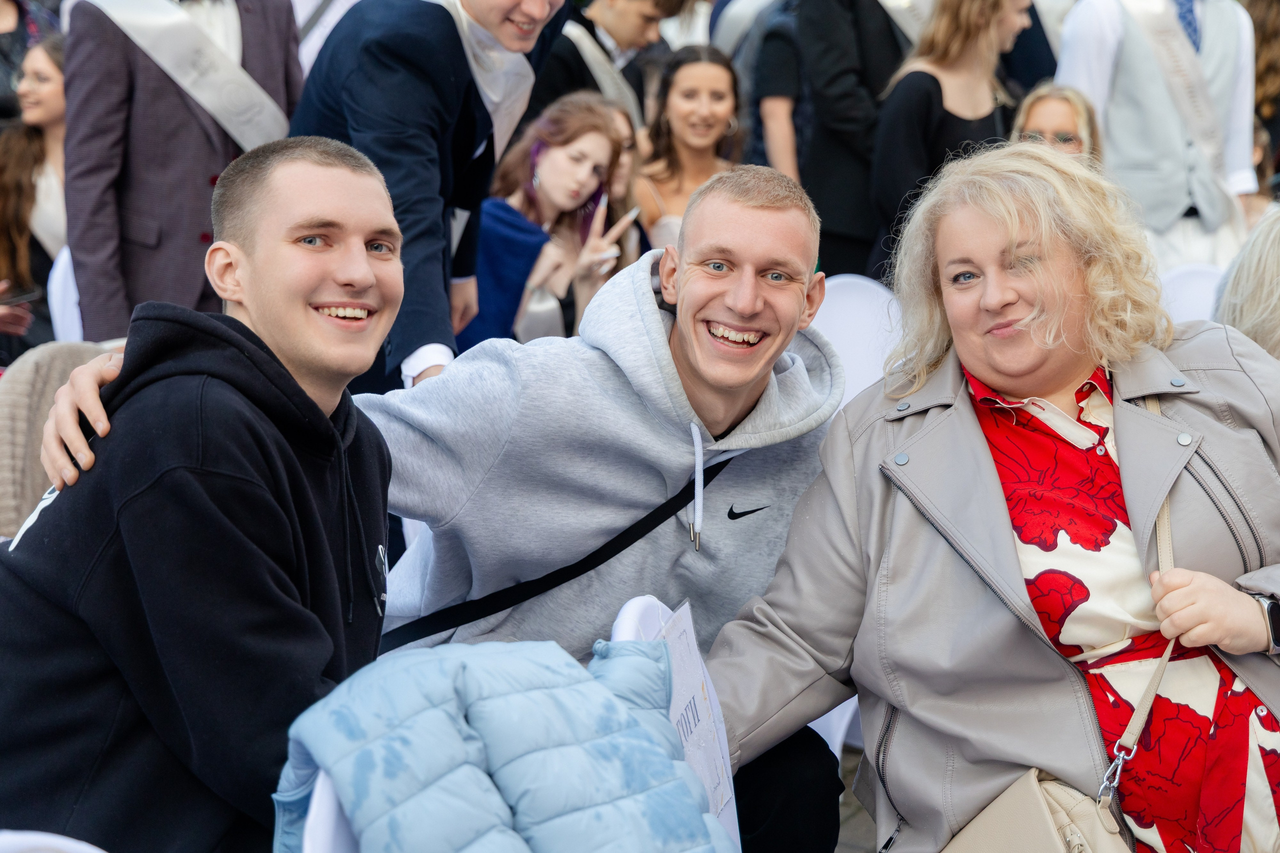 Школьный выпускной 2025 год в Минске, Беларуси. Свадебный фотограф в Минске/Беларуси Сергей Спиридонов