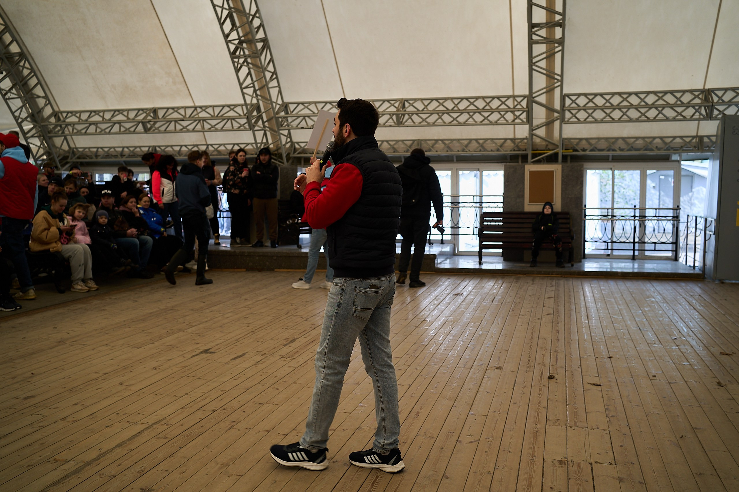 Субботник у Управления делами Мэра и Правительства Москвы. Фотограф и Видеограф в Москве. Олег Корушев